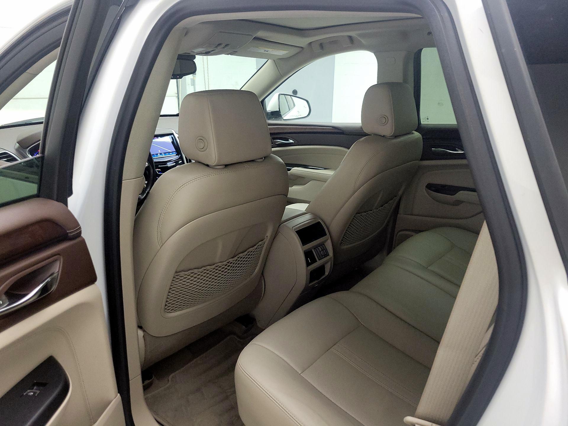 Thumbnail: 2016 Cadillac SRX - 18