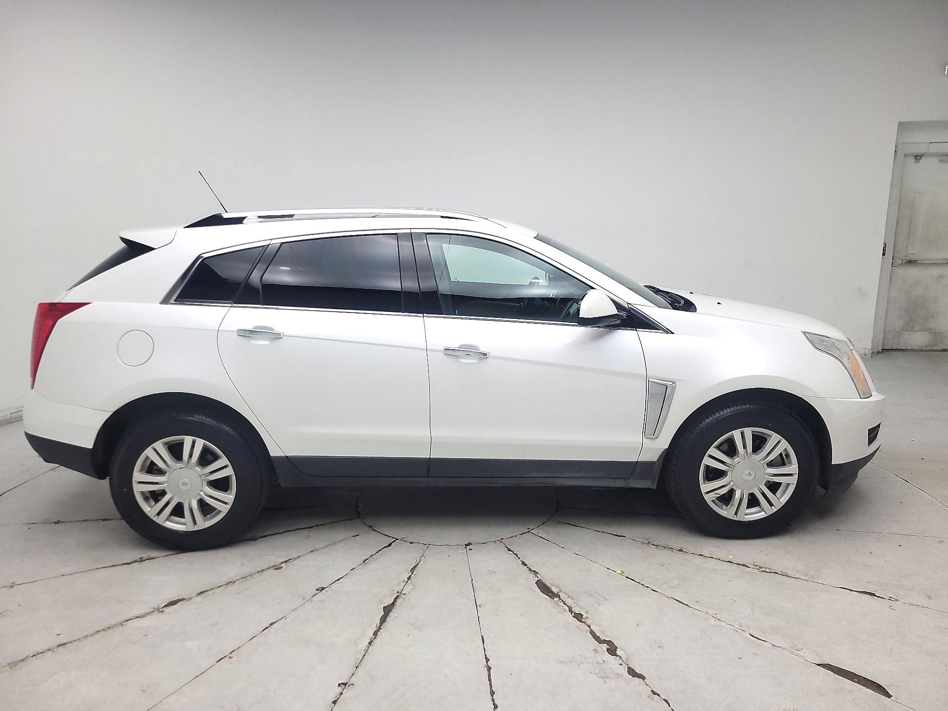 Thumbnail: 2016 Cadillac SRX - 4