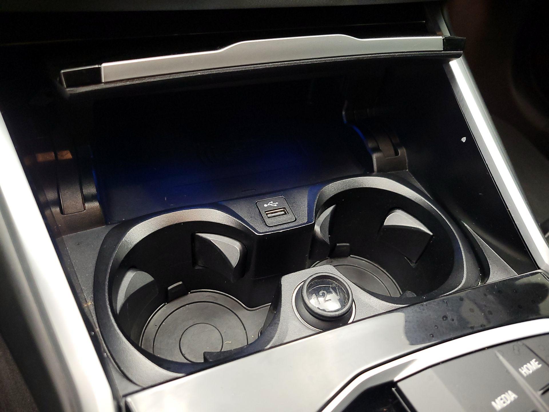 Thumbnail: 2024 BMW i4 - 19