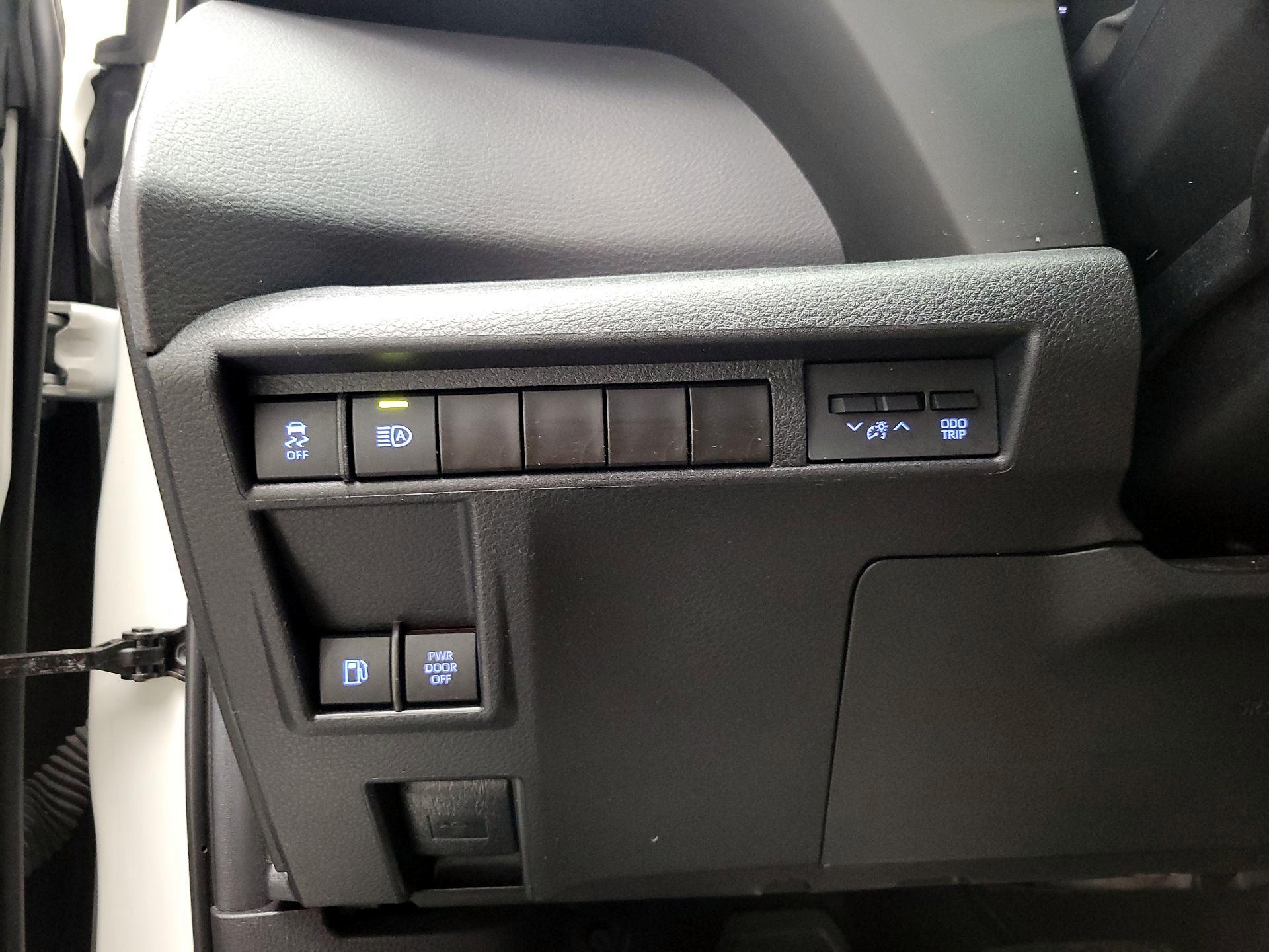 Thumbnail: 2024 Toyota Sienna - 11