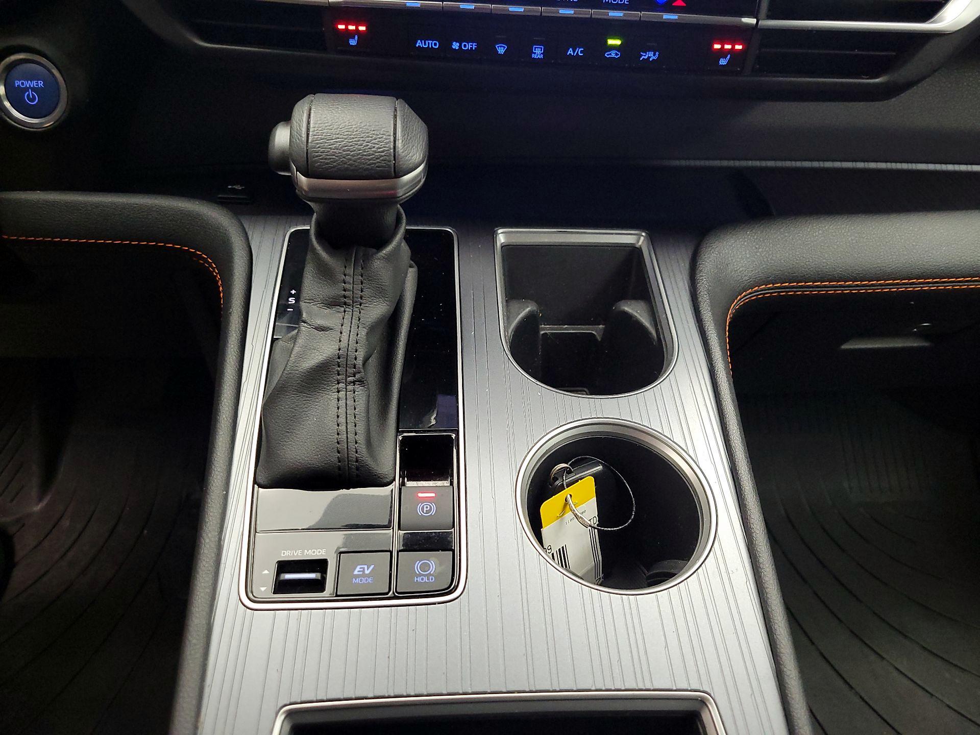 Thumbnail: 2024 Toyota Sienna - 16