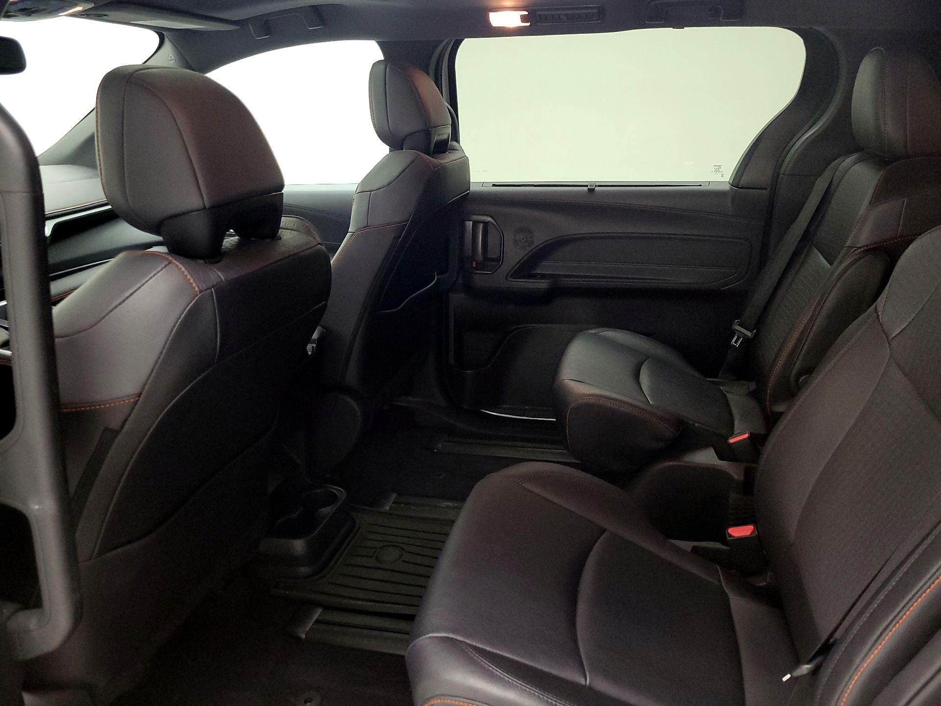 Thumbnail: 2024 Toyota Sienna - 19