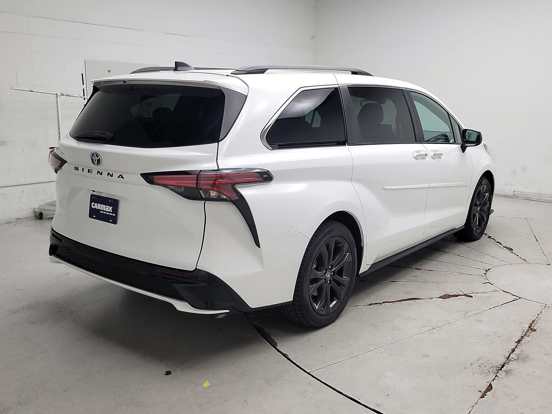 Thumbnail: 2024 Toyota Sienna - 5