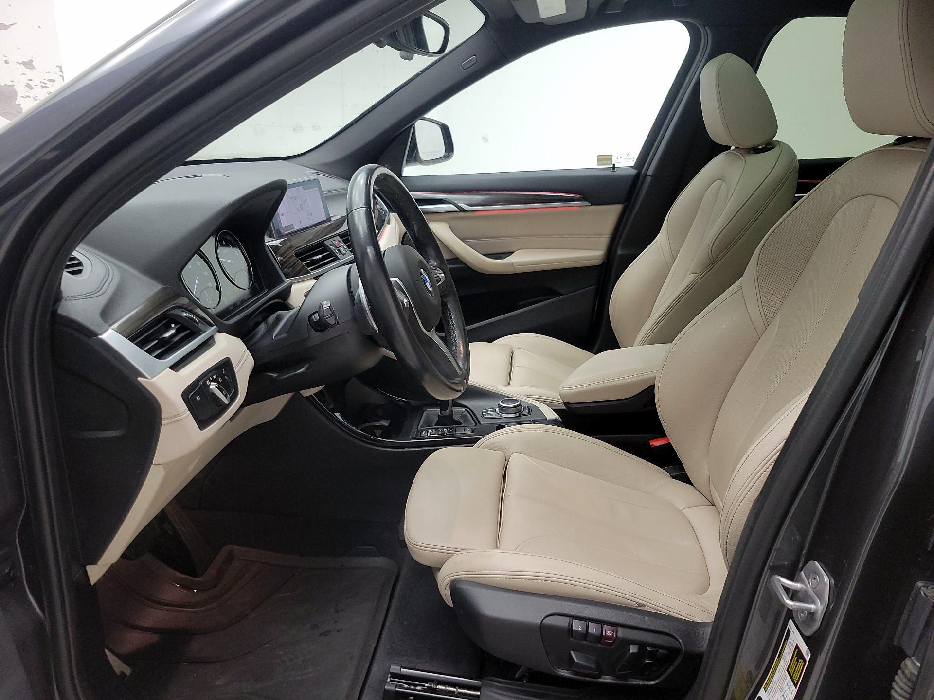 Thumbnail: 2022 BMW X1 - 9