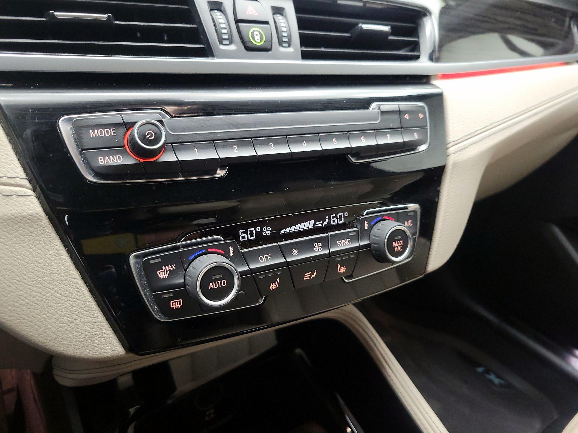 Thumbnail: 2022 BMW X1 - 15