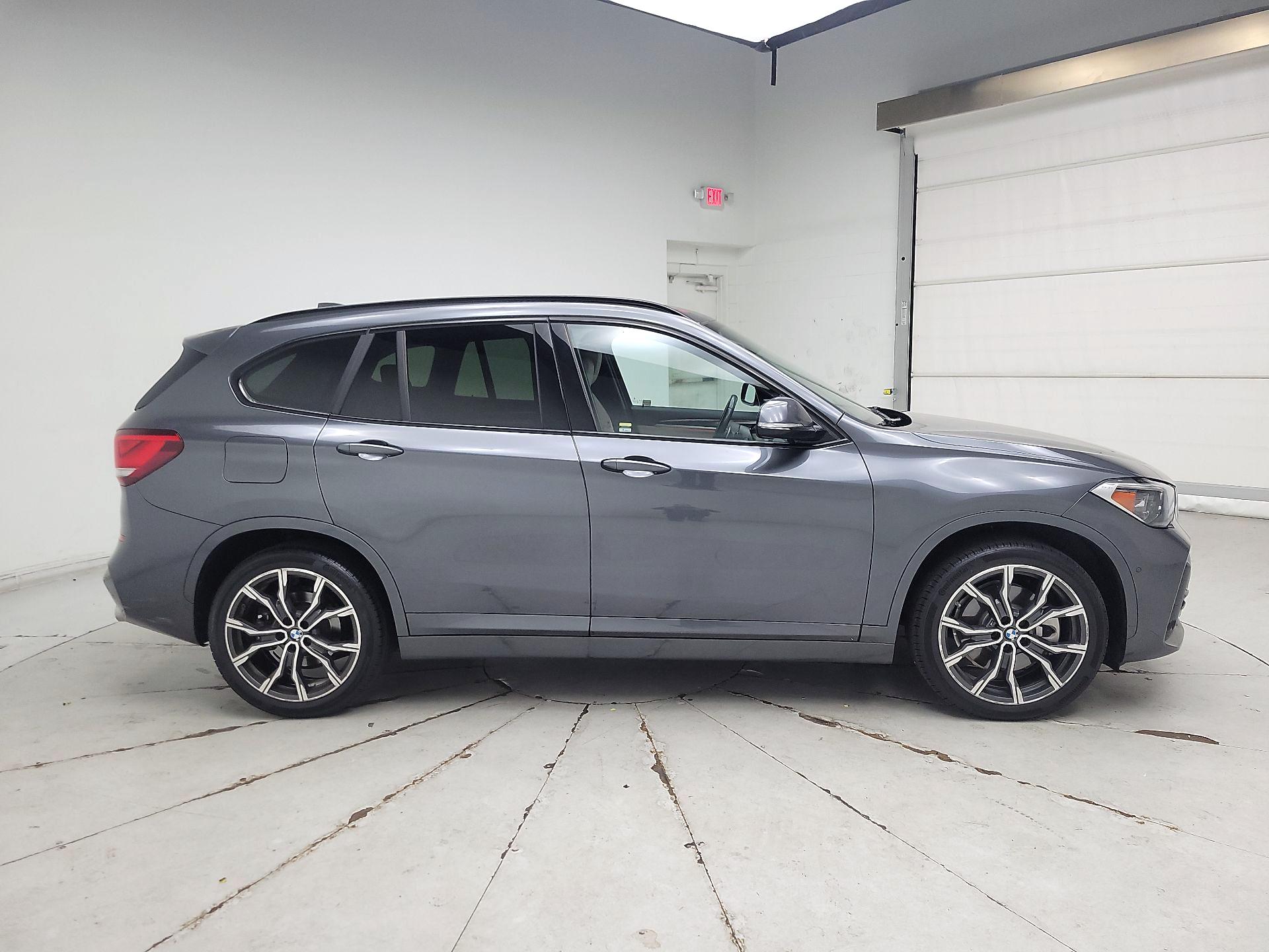 Thumbnail: 2022 BMW X1 - 4