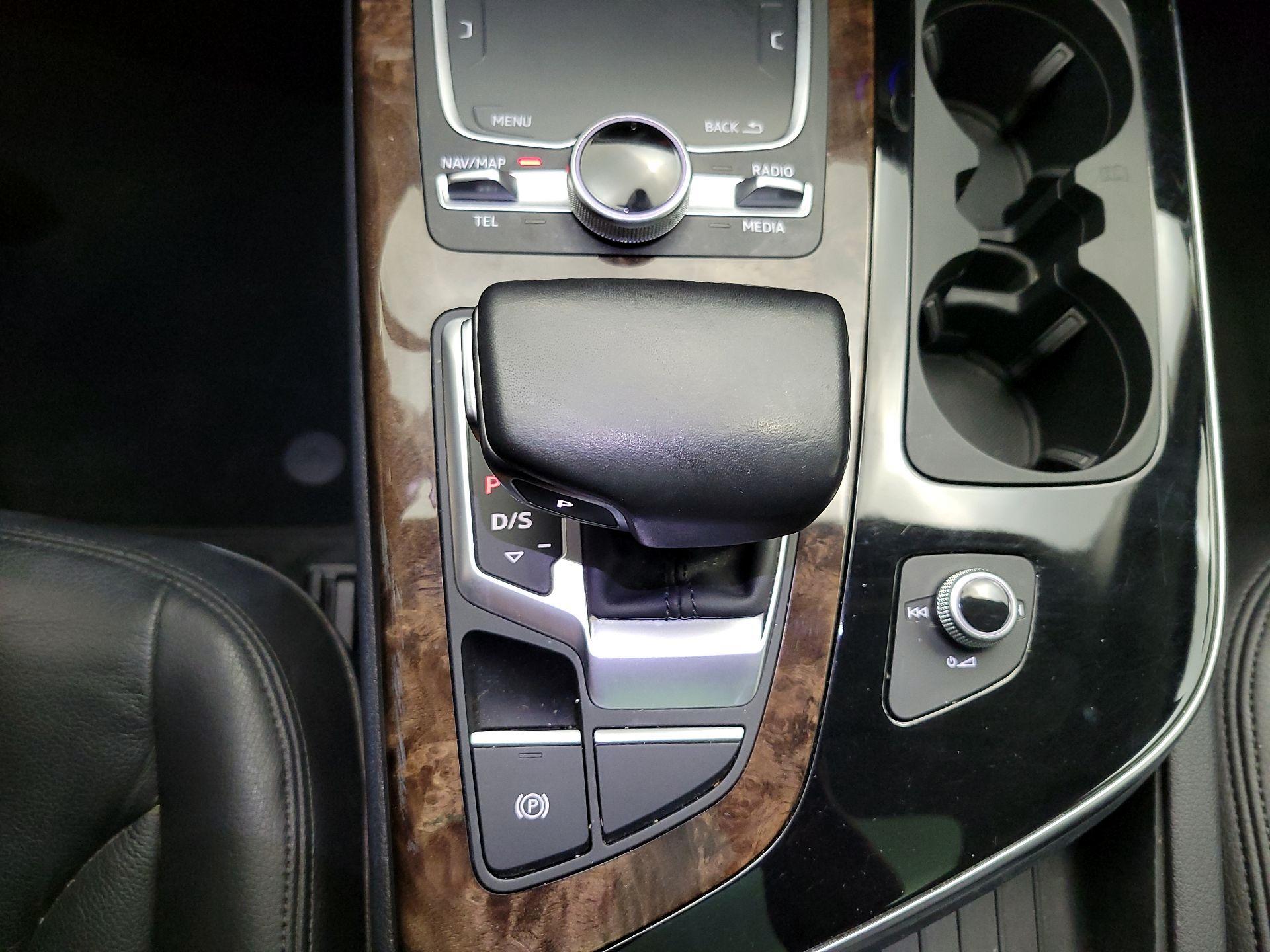 Thumbnail: 2017 Audi Q7 - 16