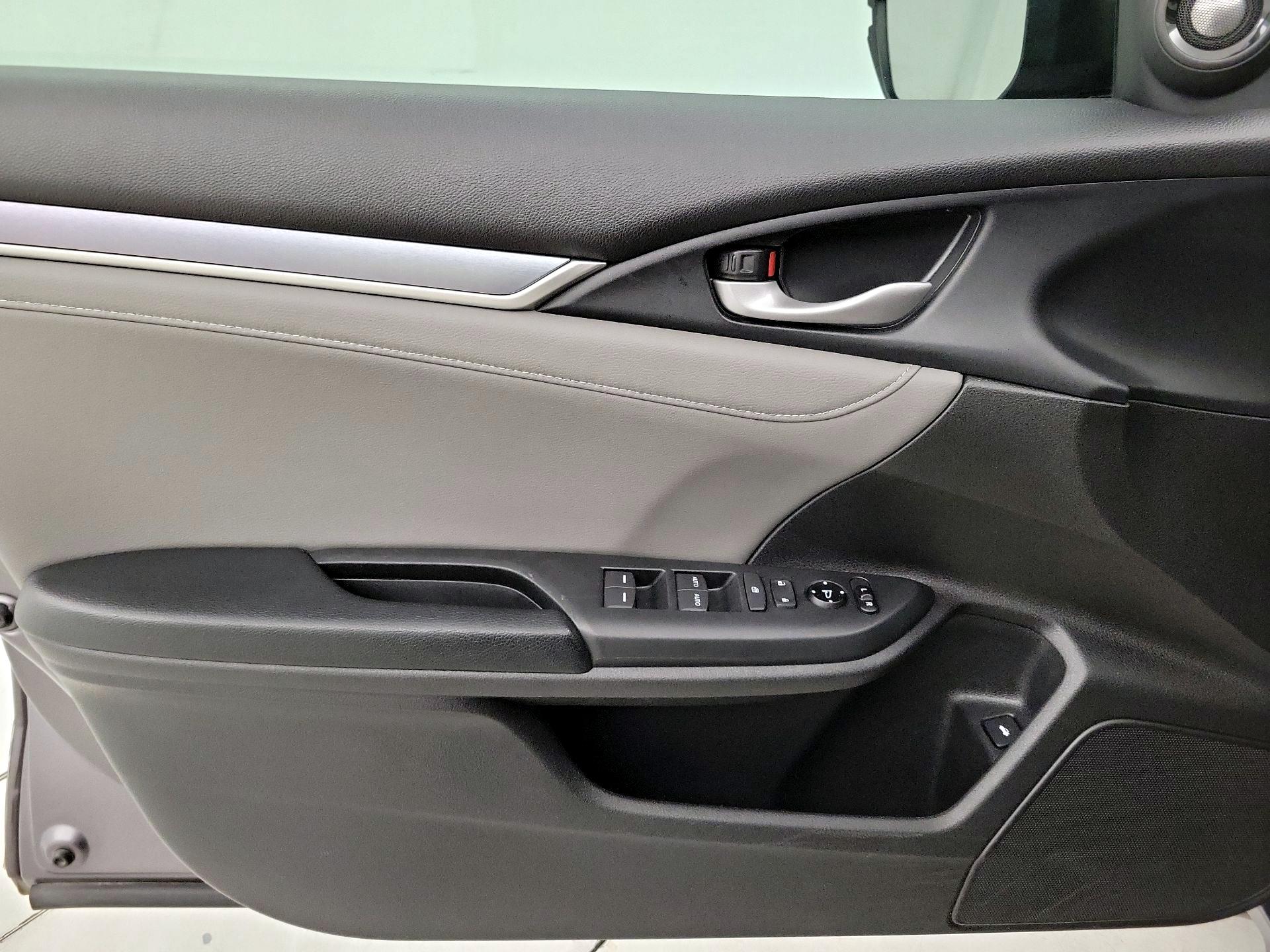Thumbnail: 2017 Honda Civic - 12