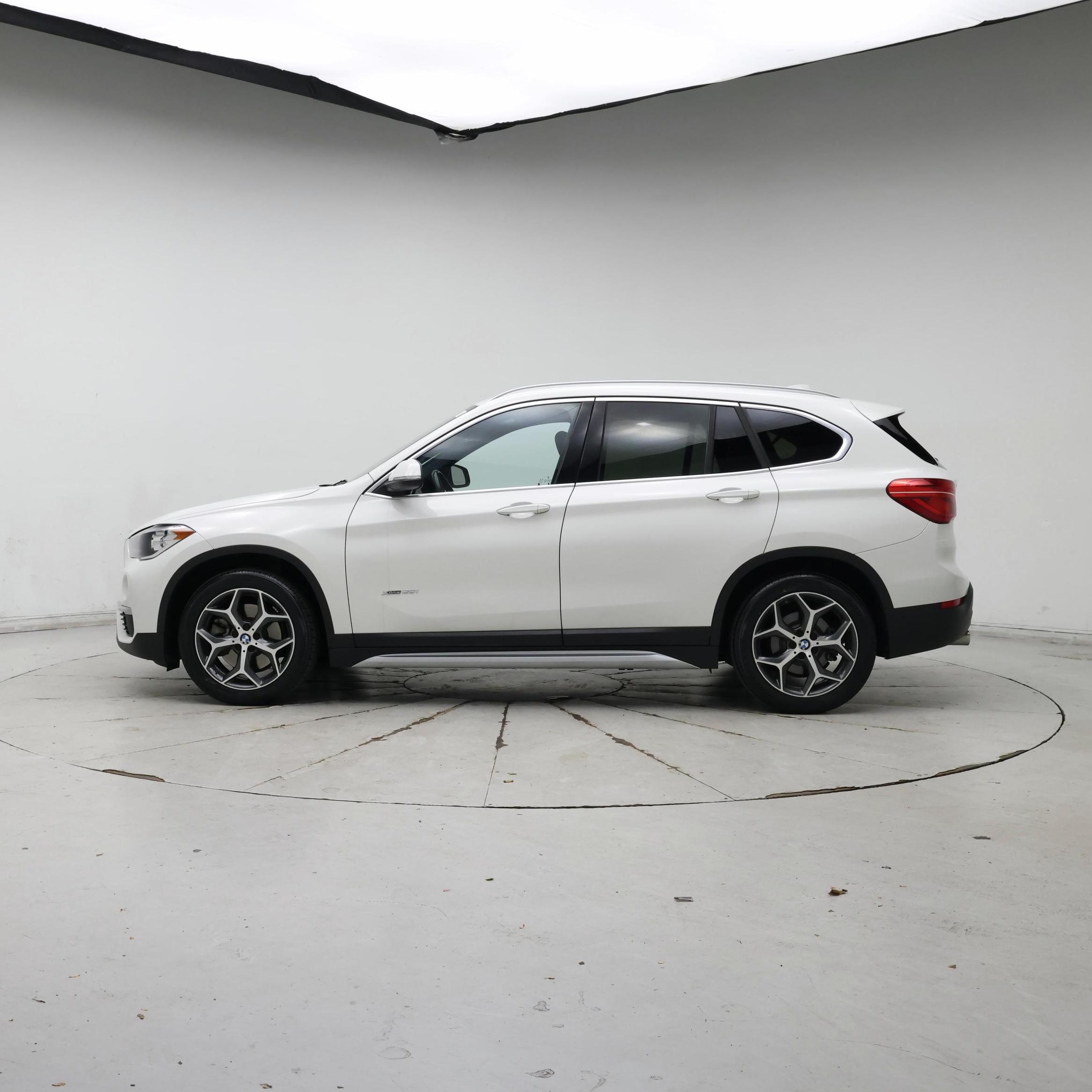 Thumbnail: 2018 BMW X1 - 3