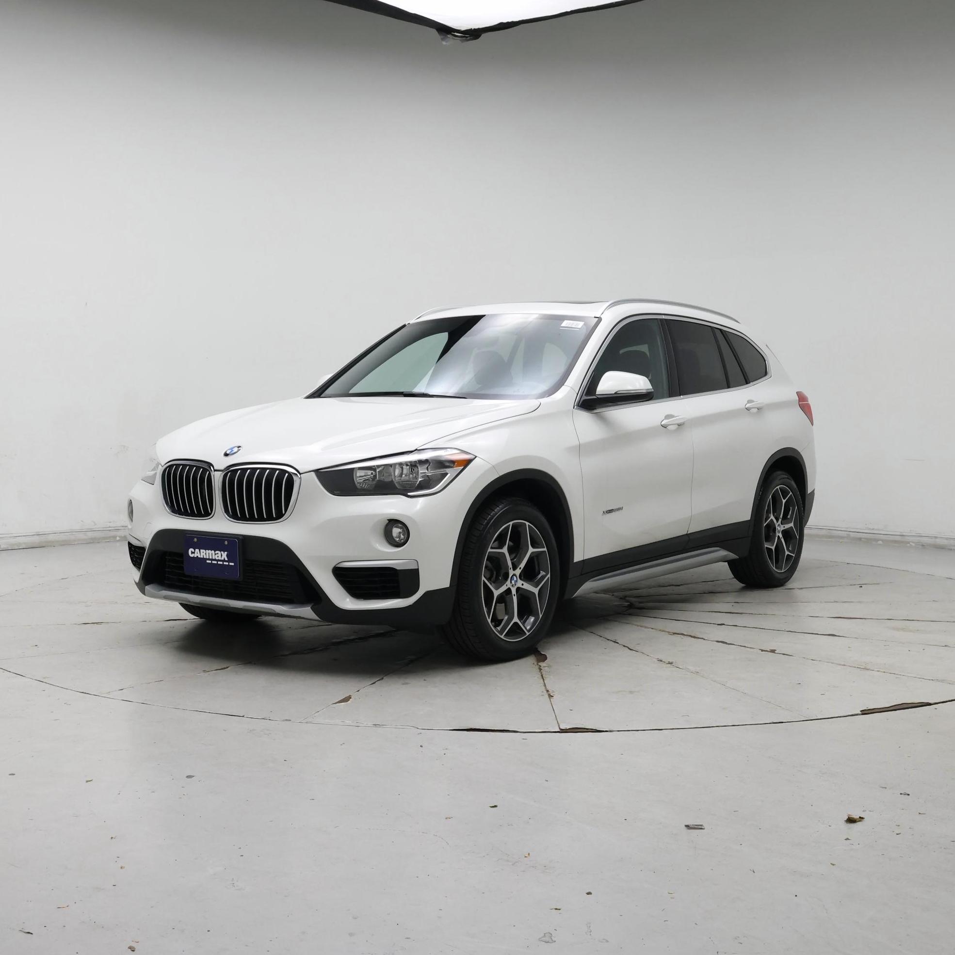 Thumbnail: 2018 BMW X1 - 4