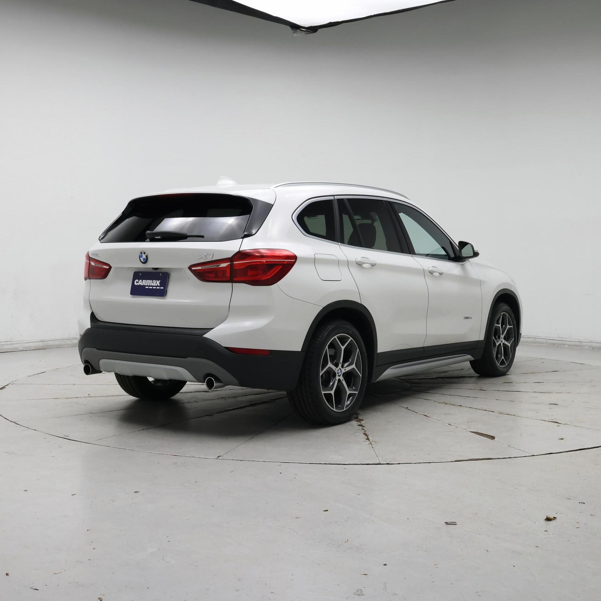 Thumbnail: 2018 BMW X1 - 8