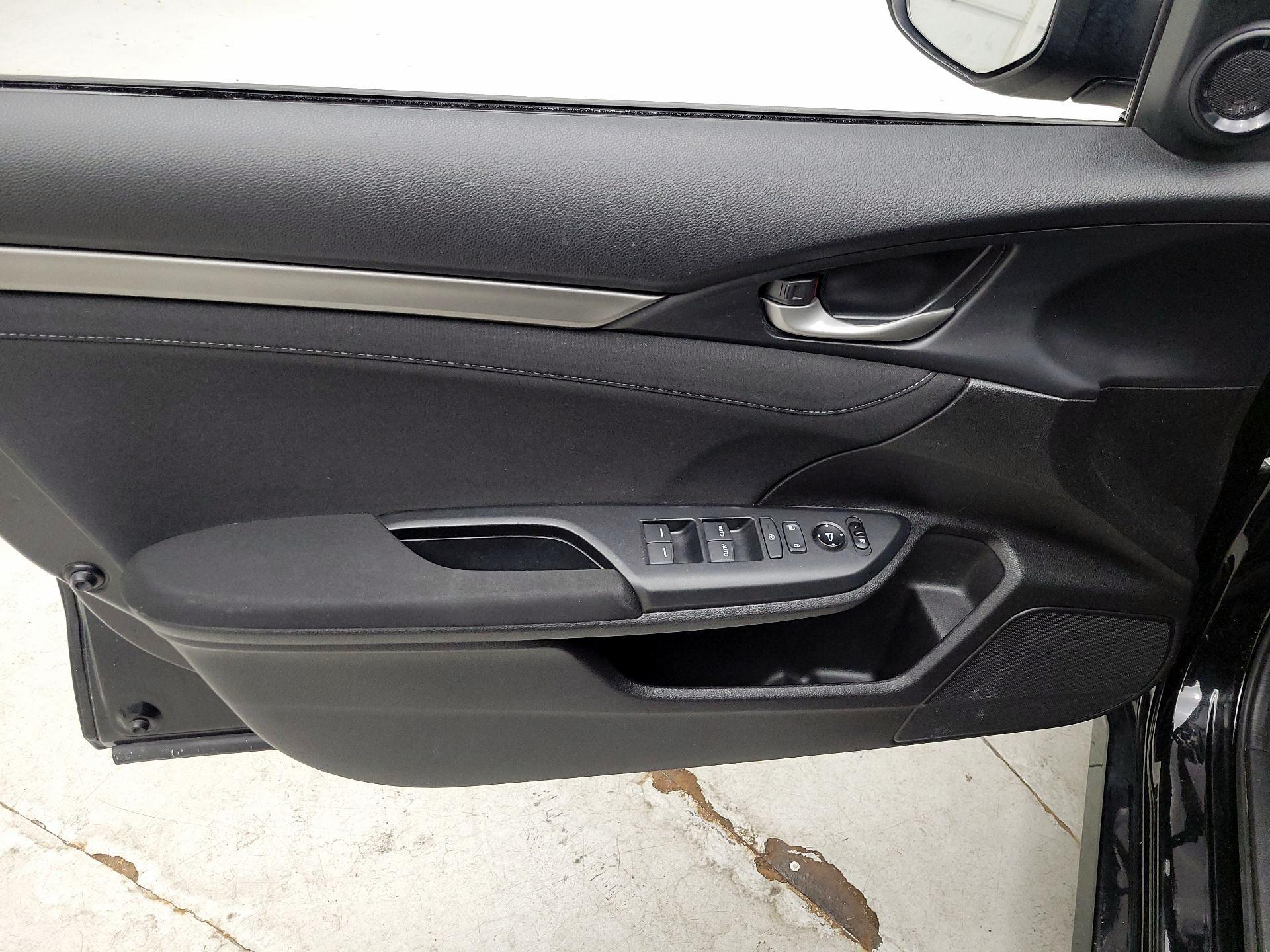 Thumbnail: 2017 Honda Civic - 12