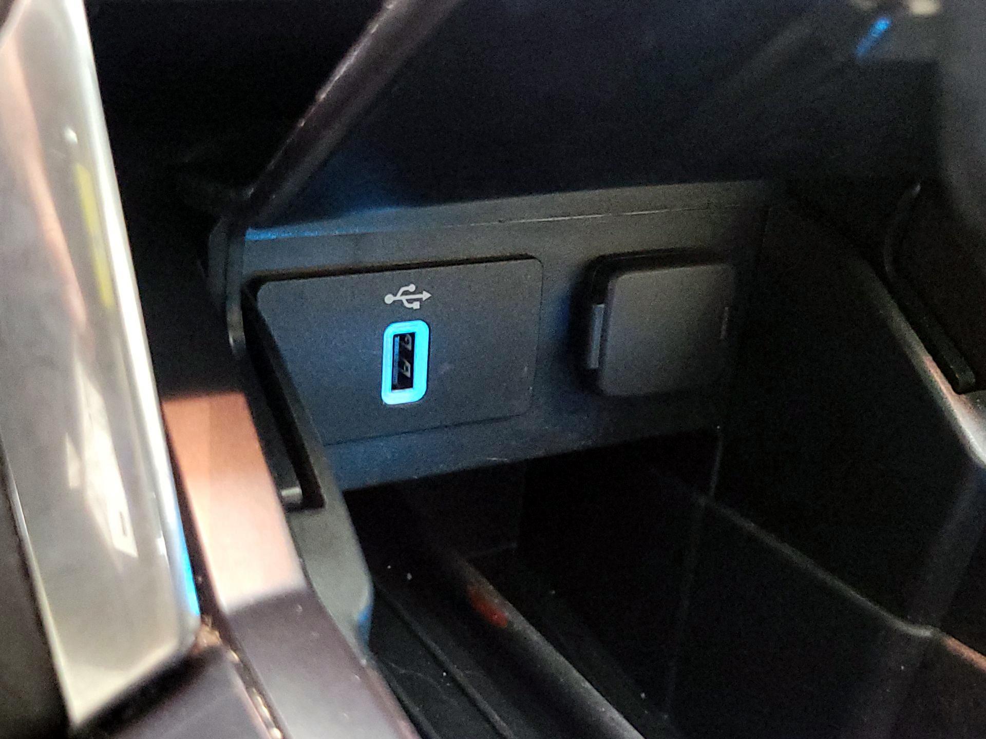 Thumbnail: 2017 Ford Explorer - 17