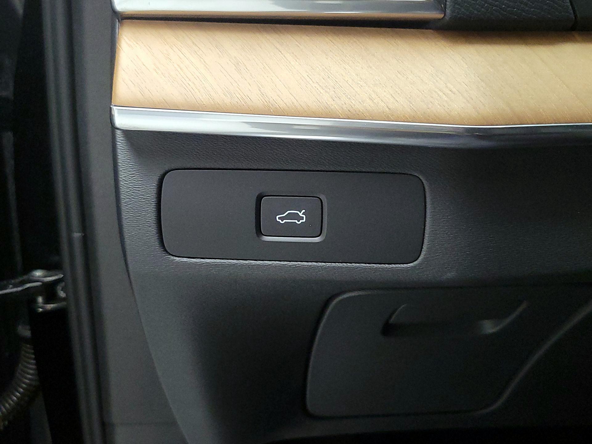 Thumbnail: 2024 Volvo XC90 - 11