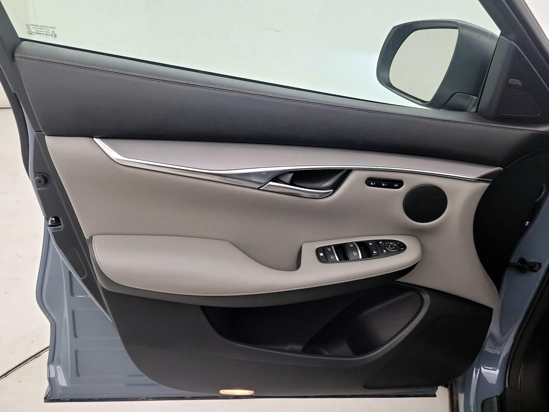 Thumbnail: 2023 INFINITI QX50 - 12