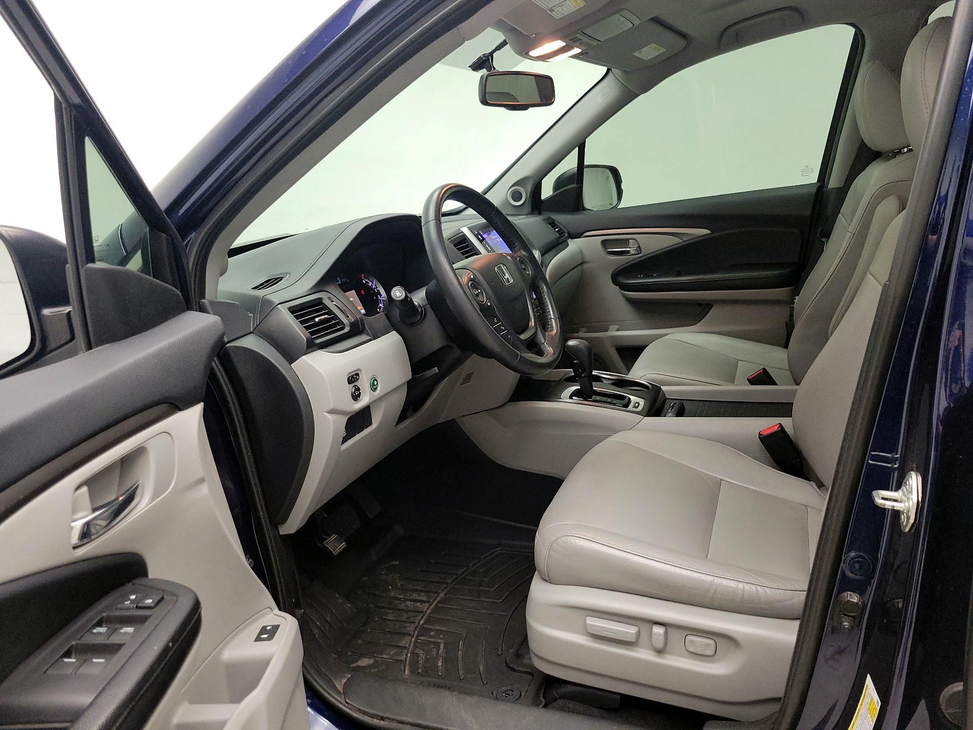 Thumbnail: 2018 Honda Pilot - 11