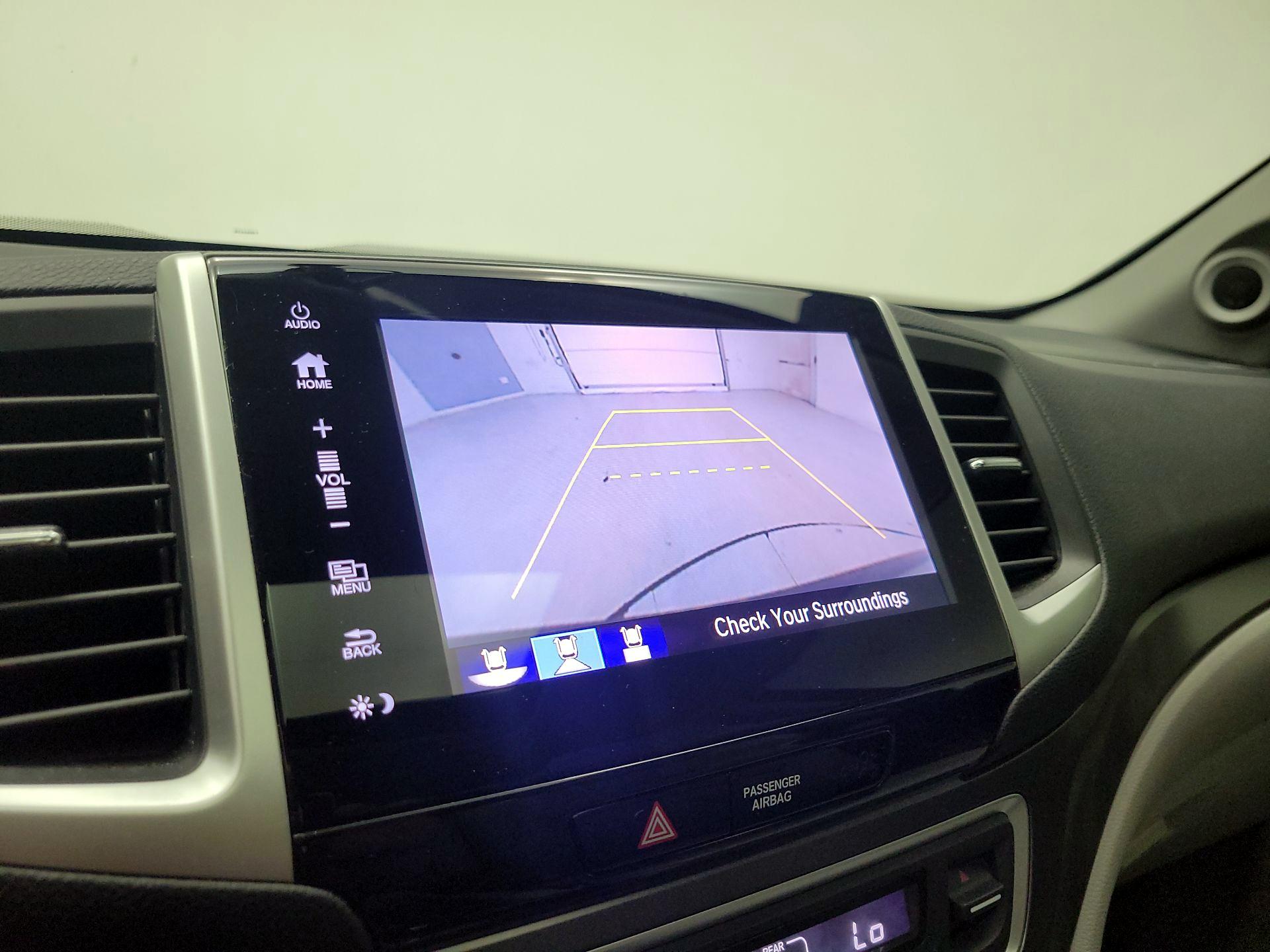 Thumbnail: 2018 Honda Pilot - 14