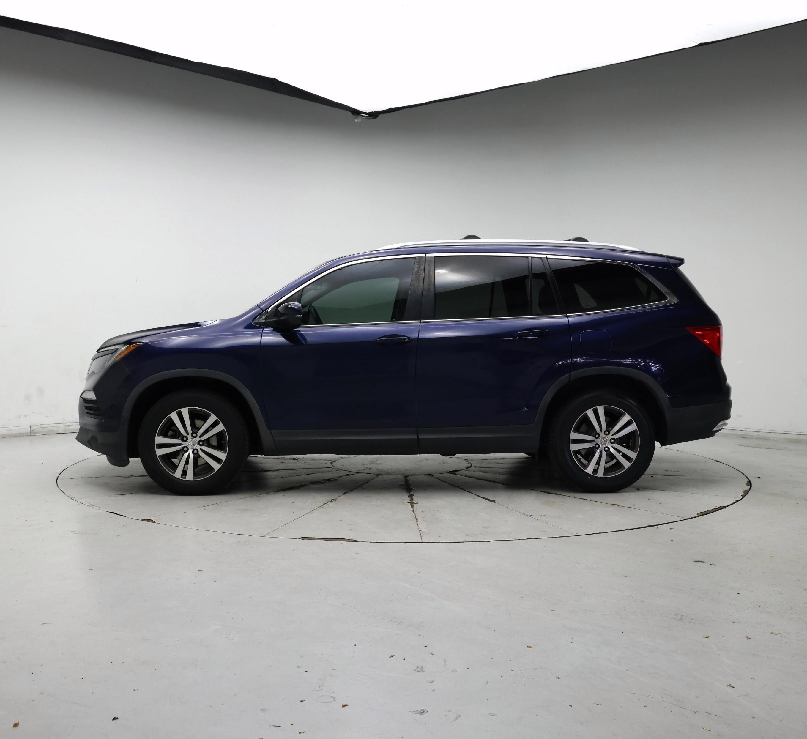 Thumbnail: 2018 Honda Pilot - 3