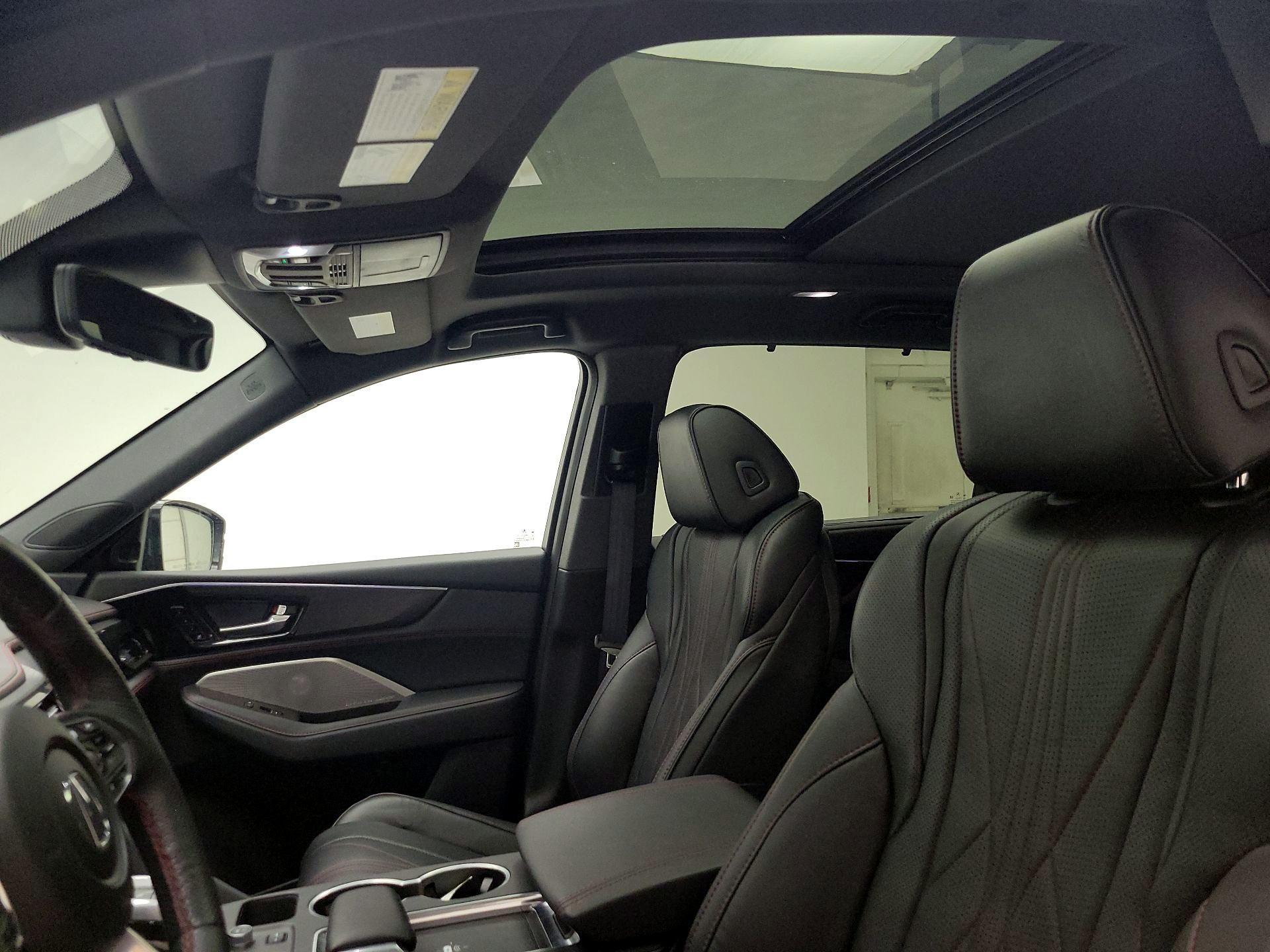 Thumbnail: 2022 Acura MDX - 18