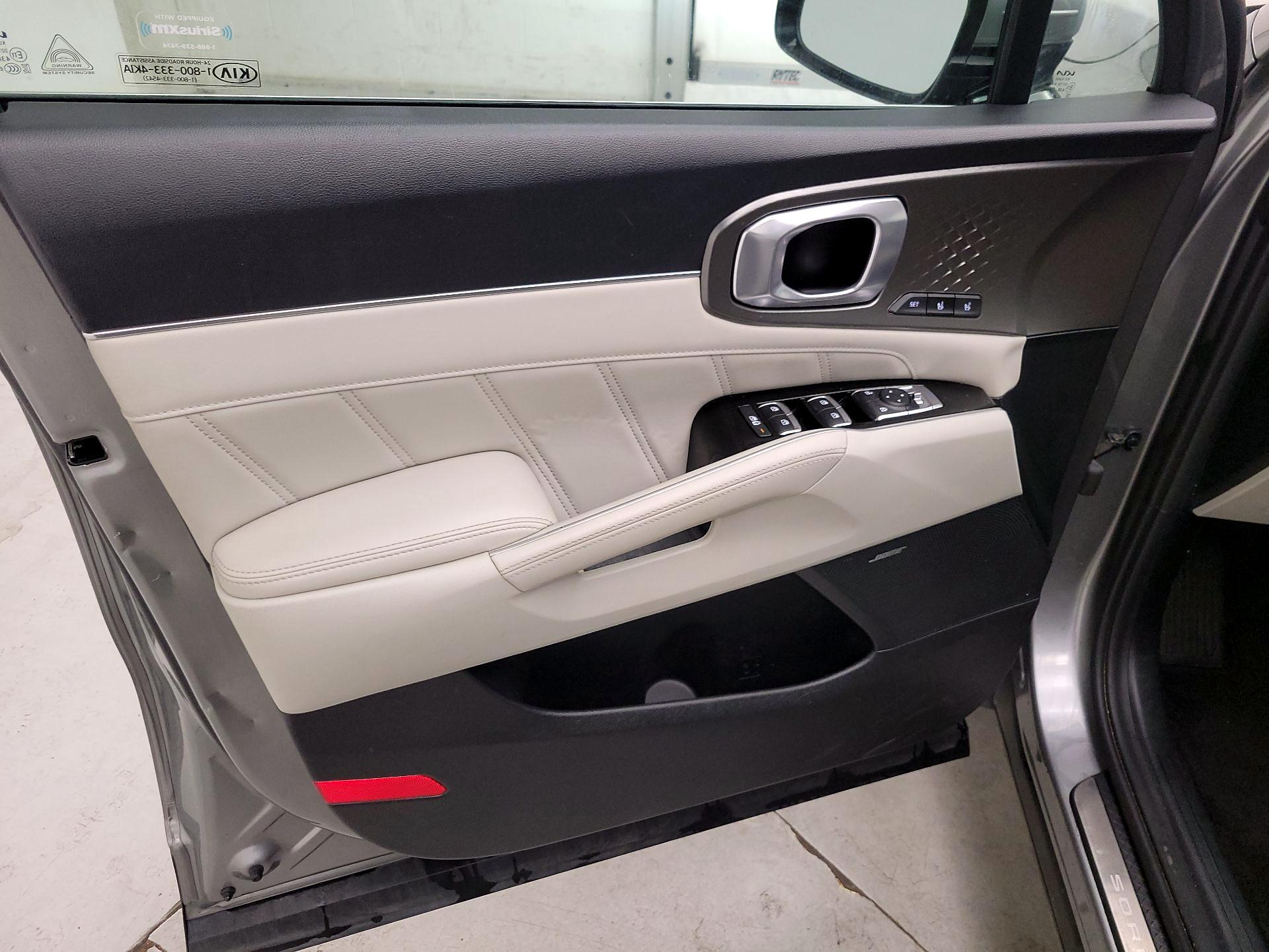 Thumbnail: 2022 Kia Sorento - 10