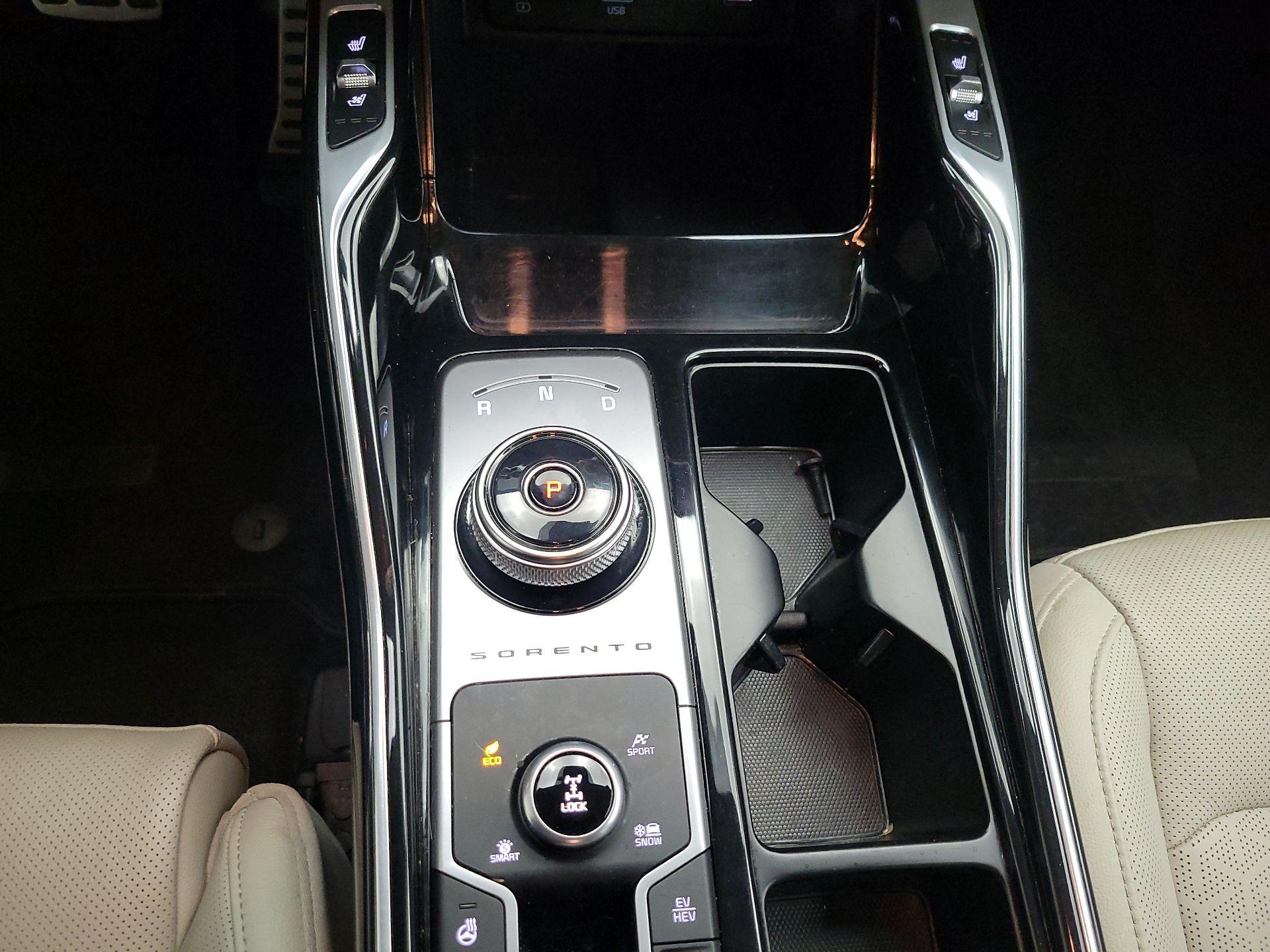 Thumbnail: 2022 Kia Sorento - 16