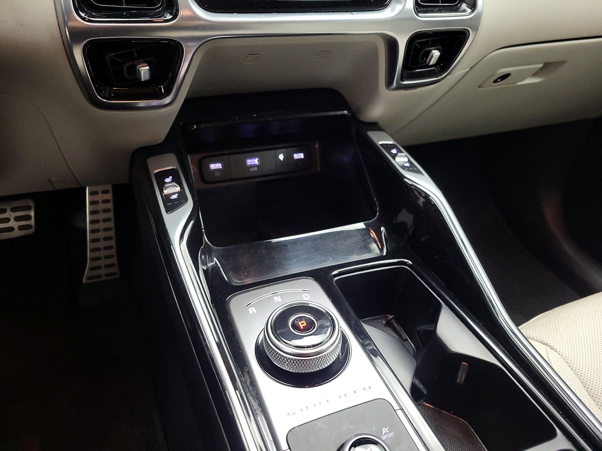 Thumbnail: 2022 Kia Sorento - 17