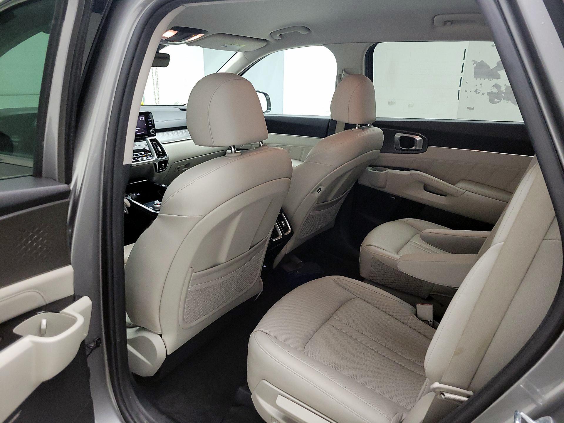 Thumbnail: 2022 Kia Sorento - 18