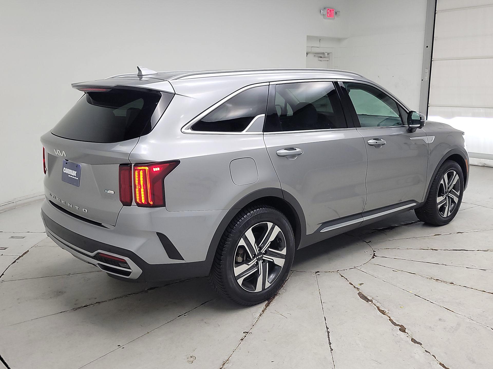 Thumbnail: 2022 Kia Sorento - 5