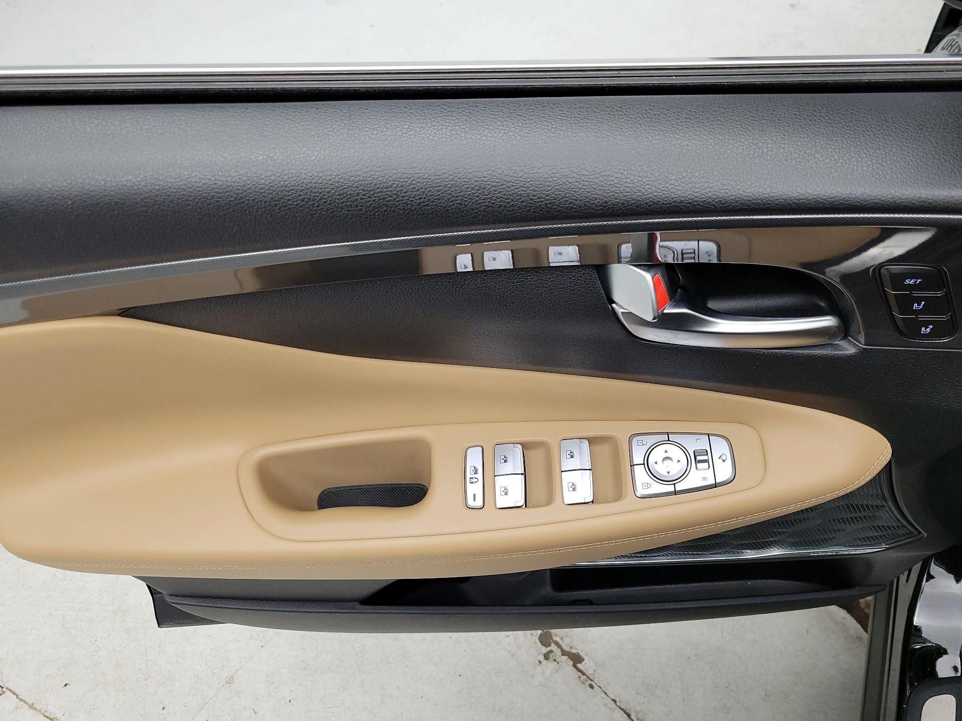 Thumbnail: 2023 Hyundai Santa Fe - 12