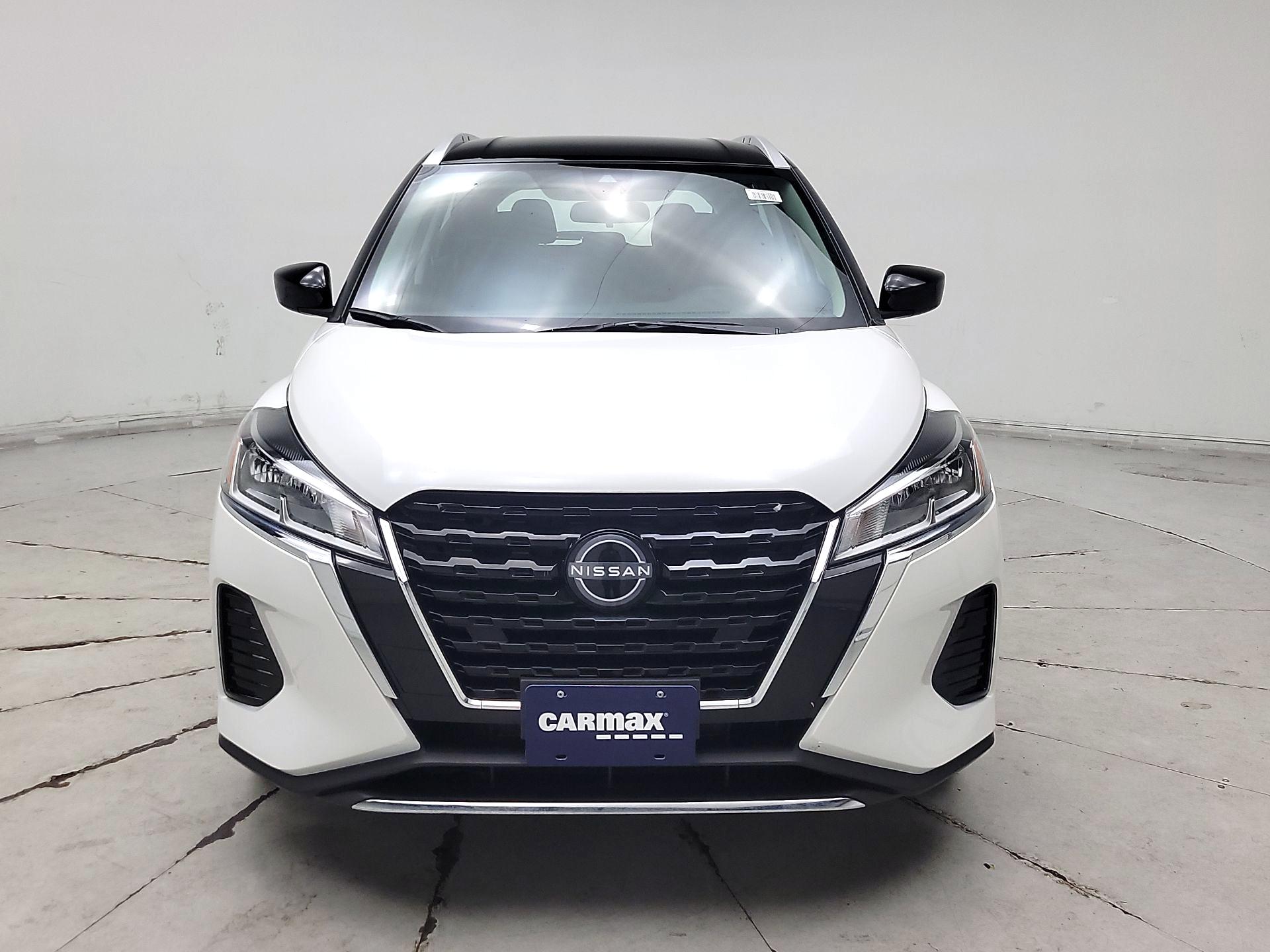 Thumbnail: 2023 Nissan Kicks - 2