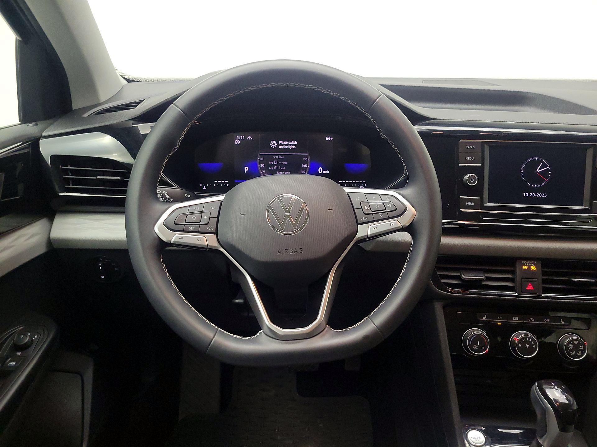 Thumbnail: 2023 Volkswagen Taos - 10