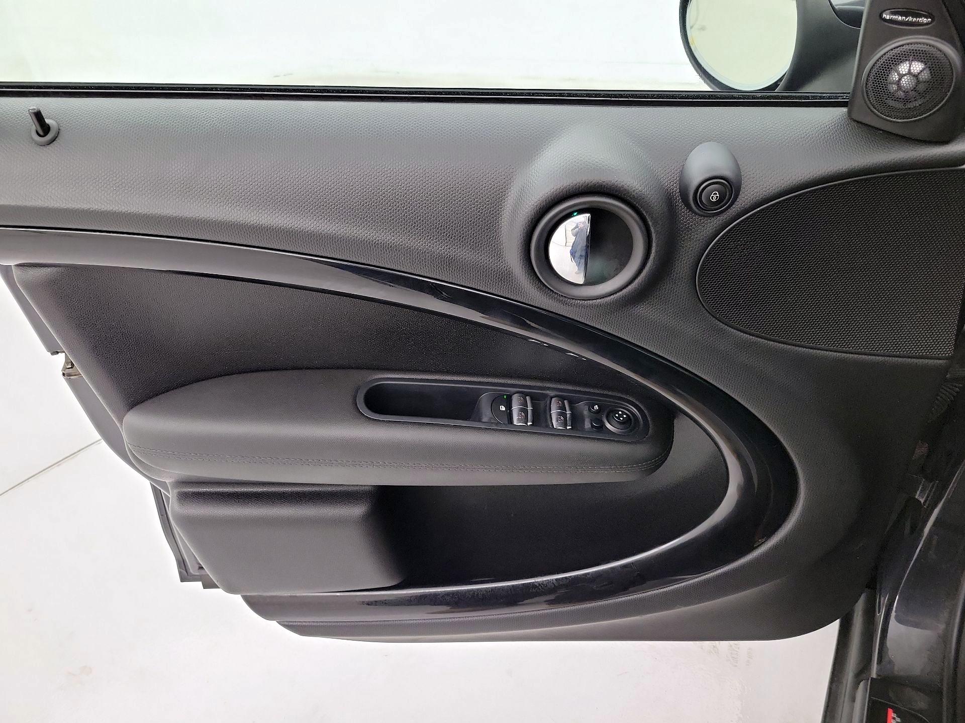 Thumbnail: 2016 MINI Cooper Countryman - 12