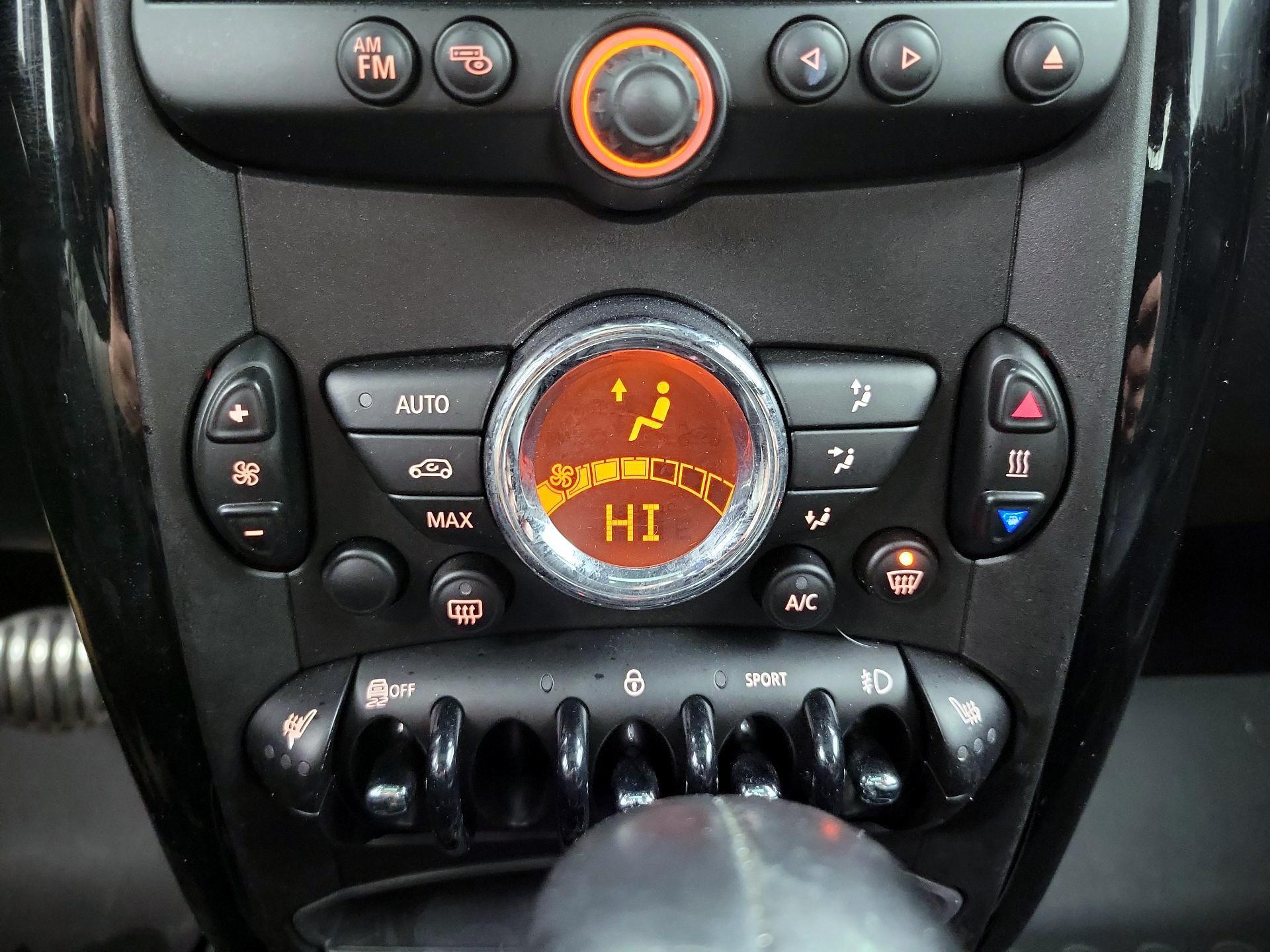 Thumbnail: 2016 MINI Cooper Countryman - 15