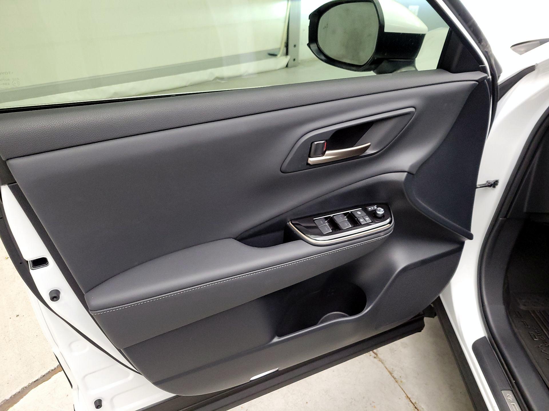 Thumbnail: 2024 Toyota Crown - 10