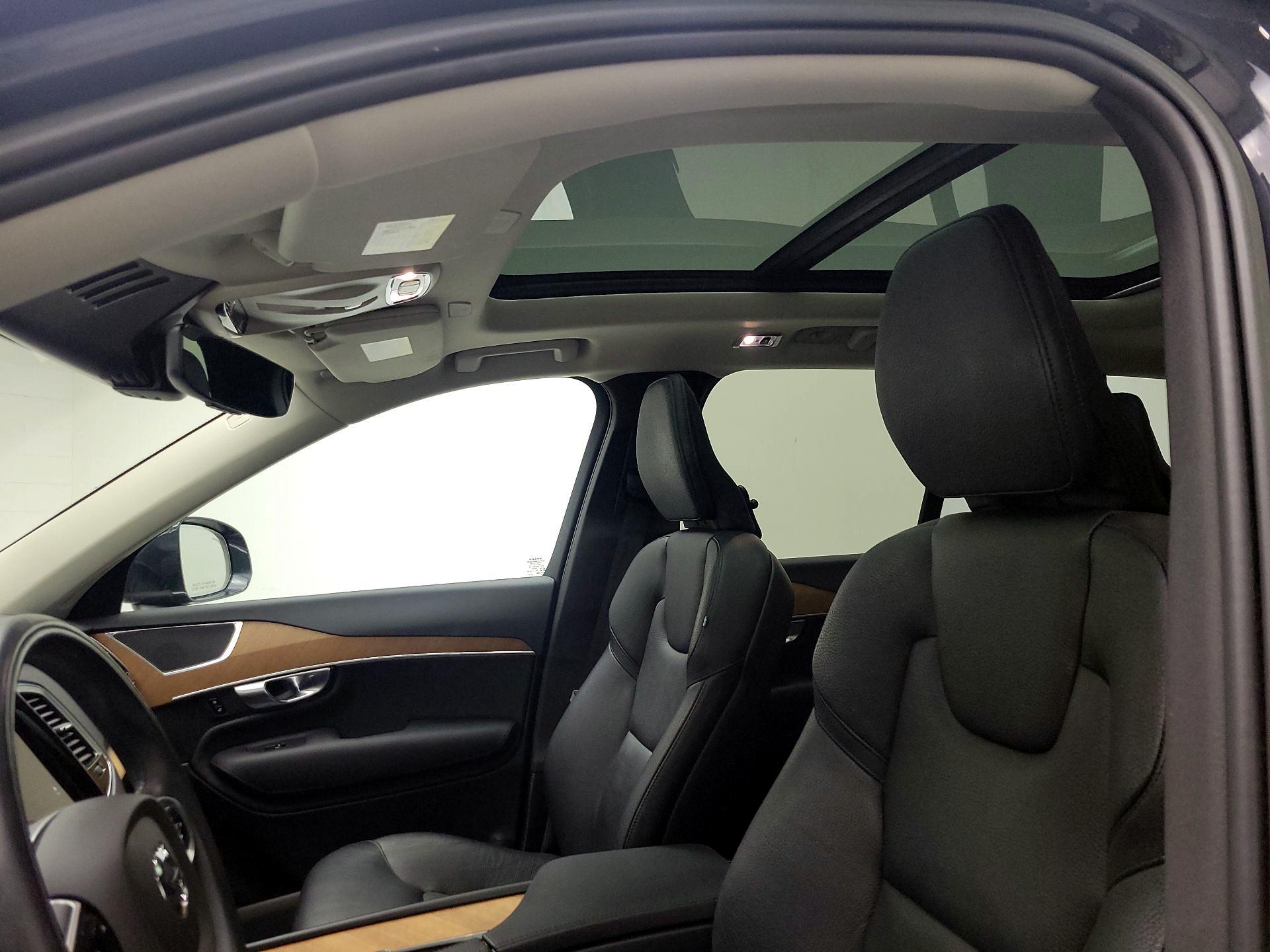 Thumbnail: 2022 Volvo XC90 - 18