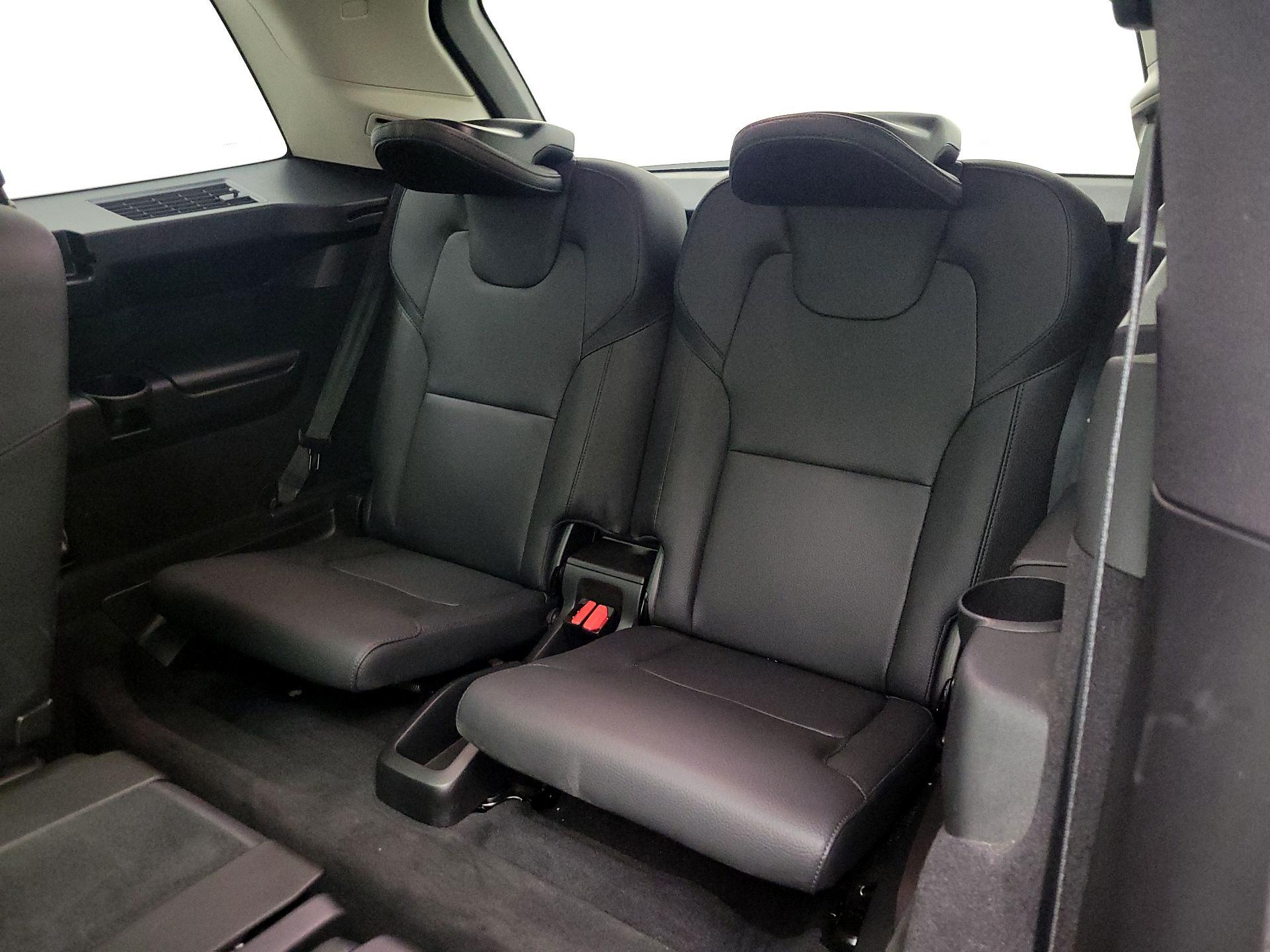 Thumbnail: 2022 Volvo XC90 - 20