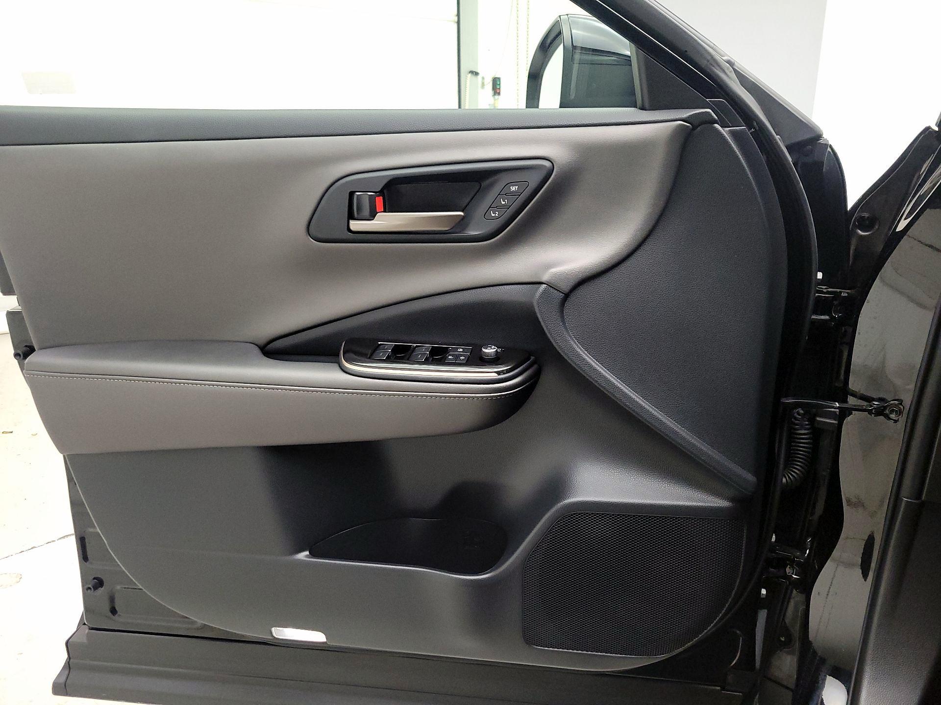 Thumbnail: 2025 Toyota Crown - 10