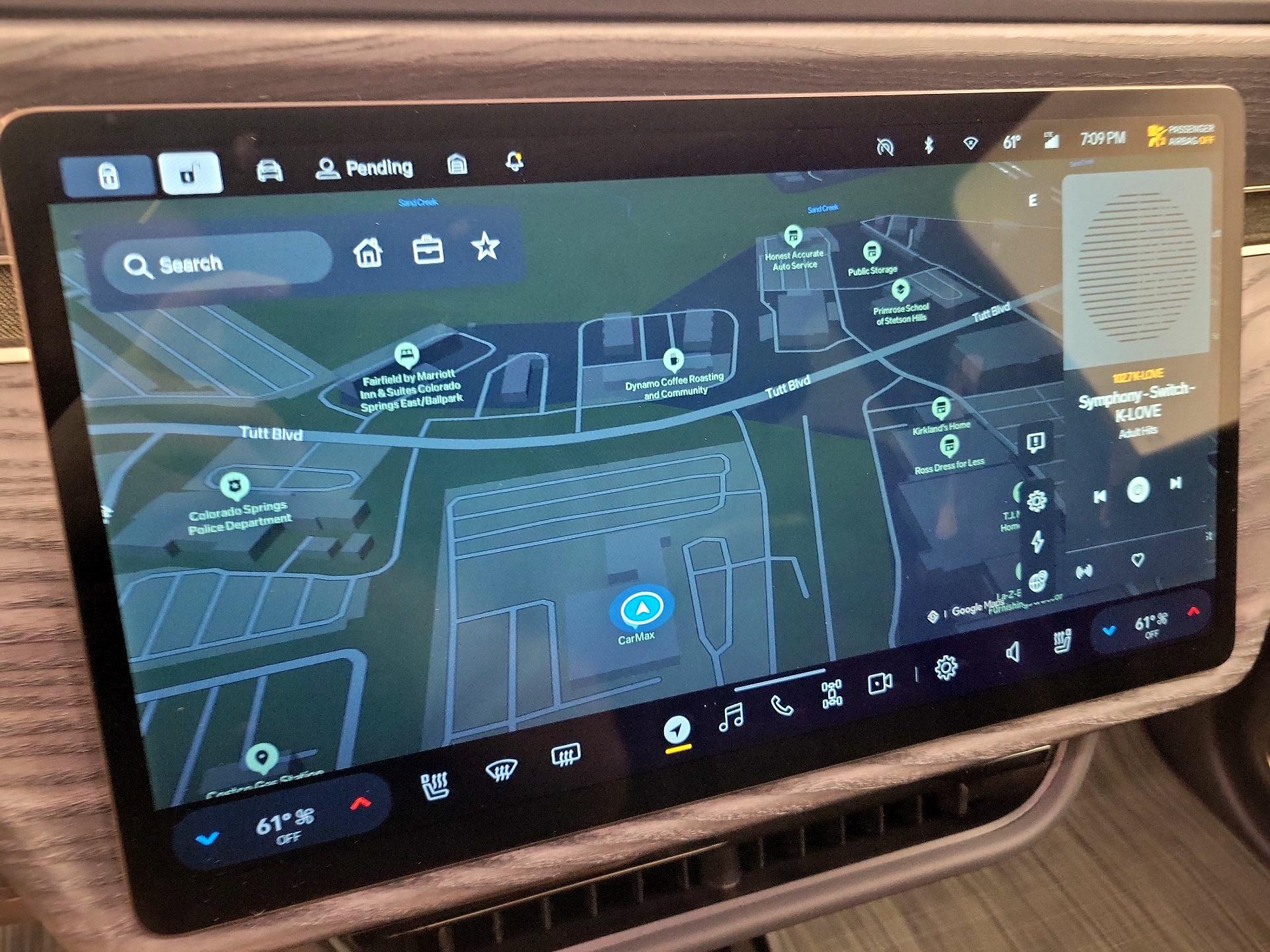 Thumbnail: 2022 Rivian R1S - 13