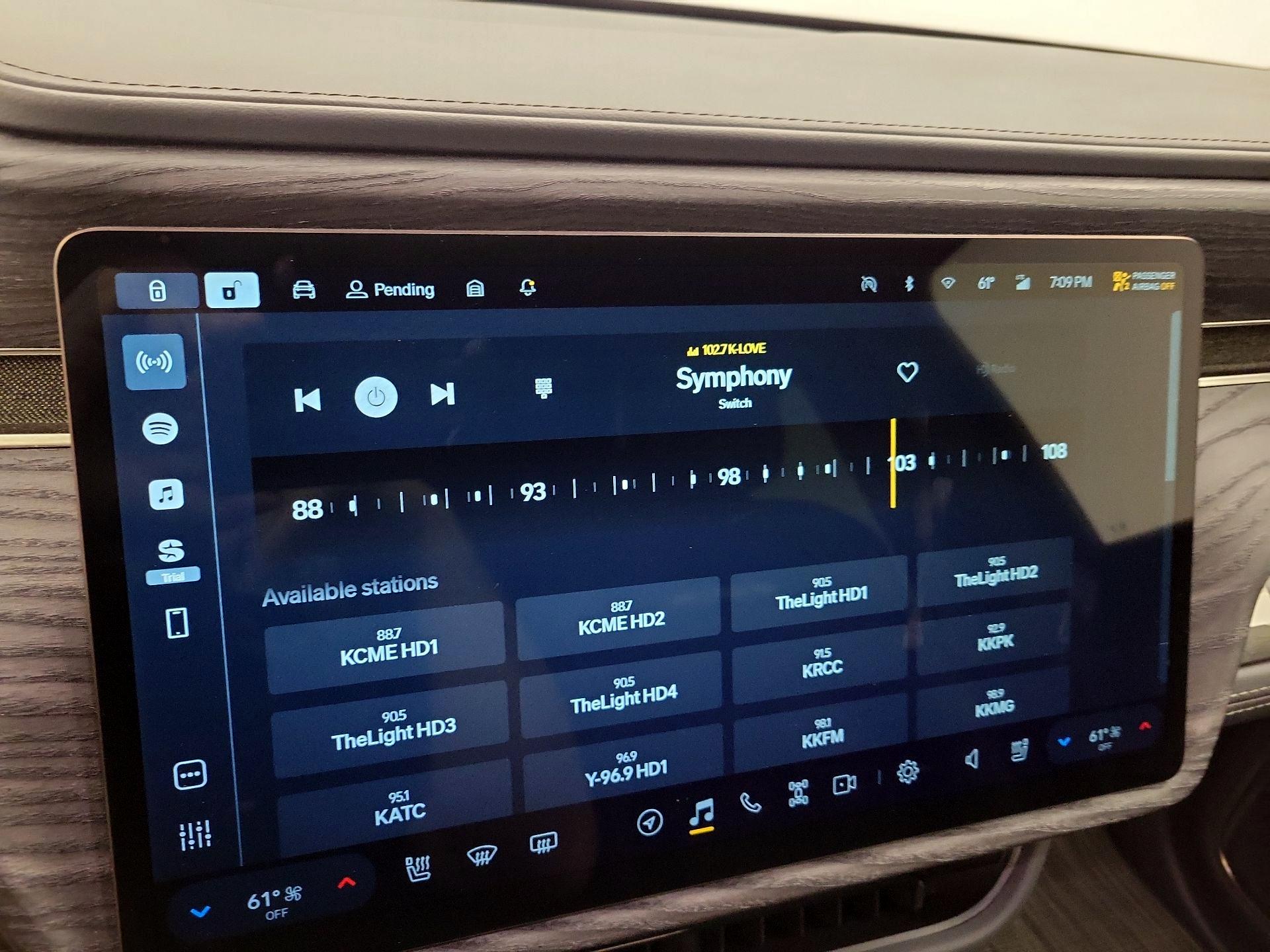 Thumbnail: 2022 Rivian R1S - 15