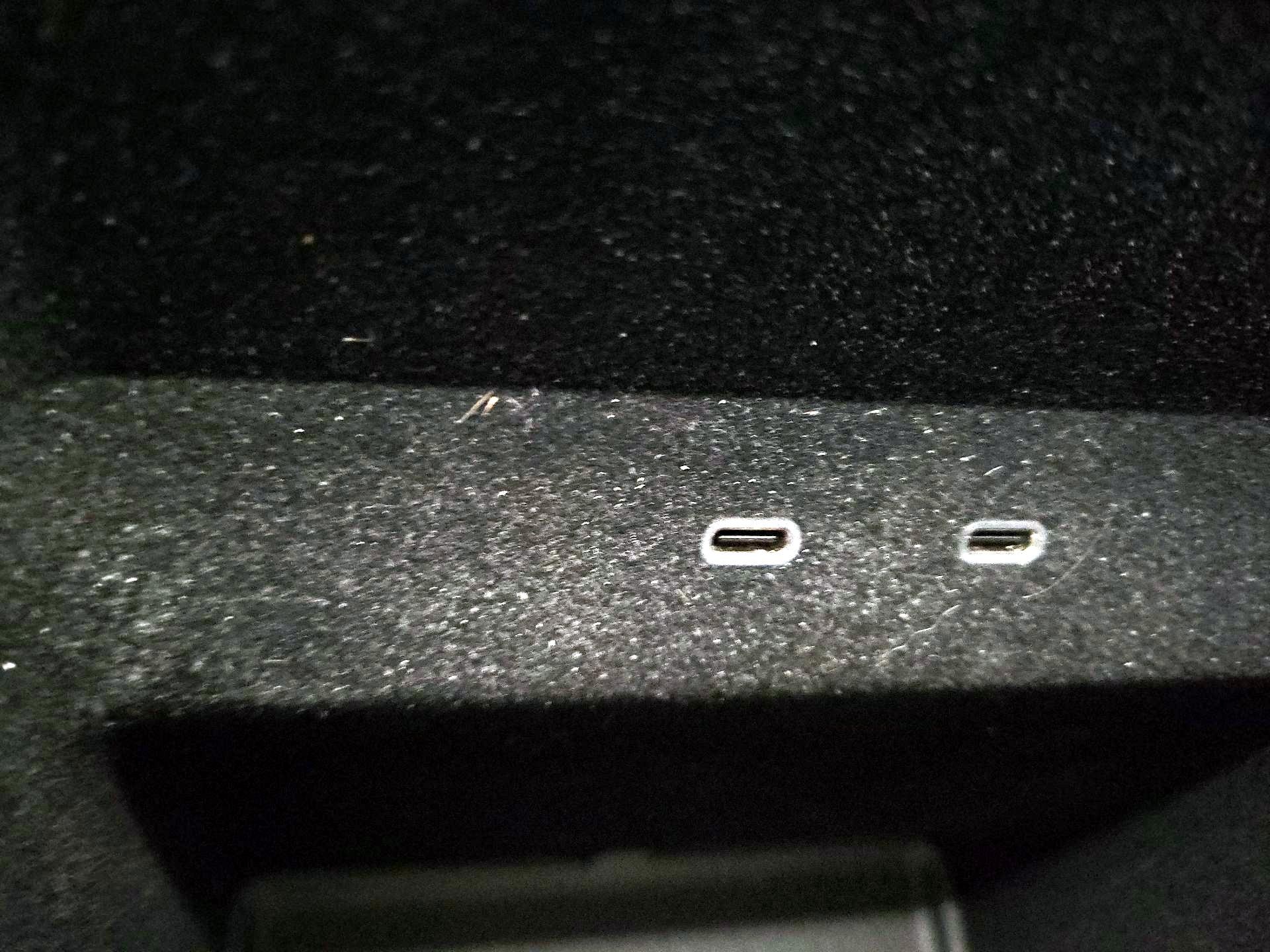 Thumbnail: 2022 Rivian R1S - 18