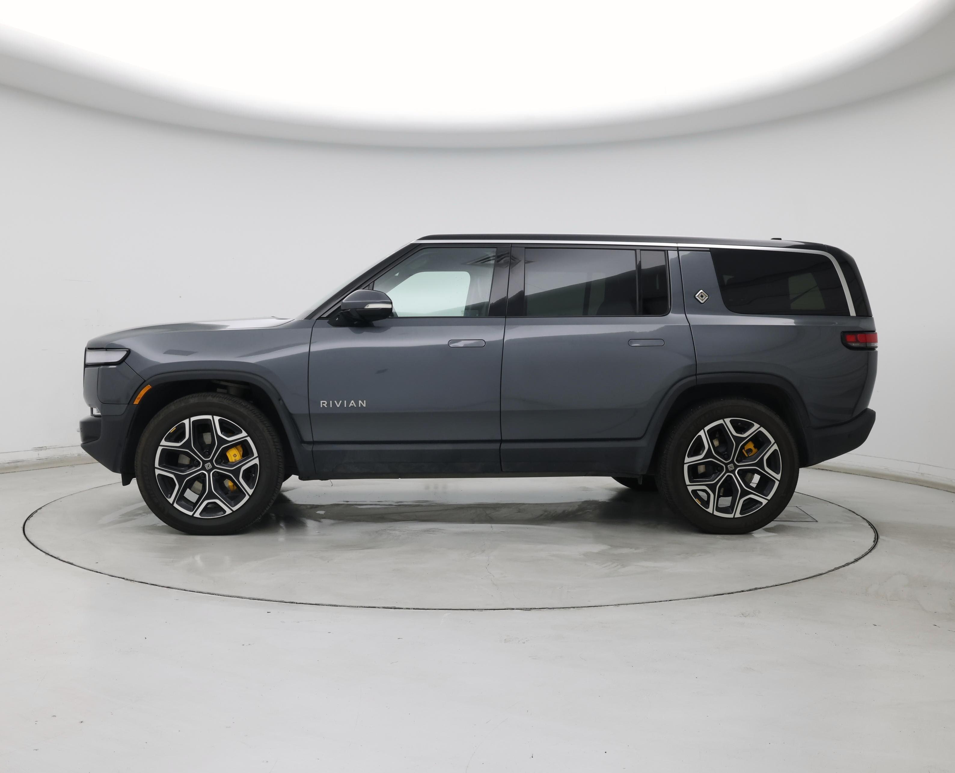 Thumbnail: 2022 Rivian R1S - 3