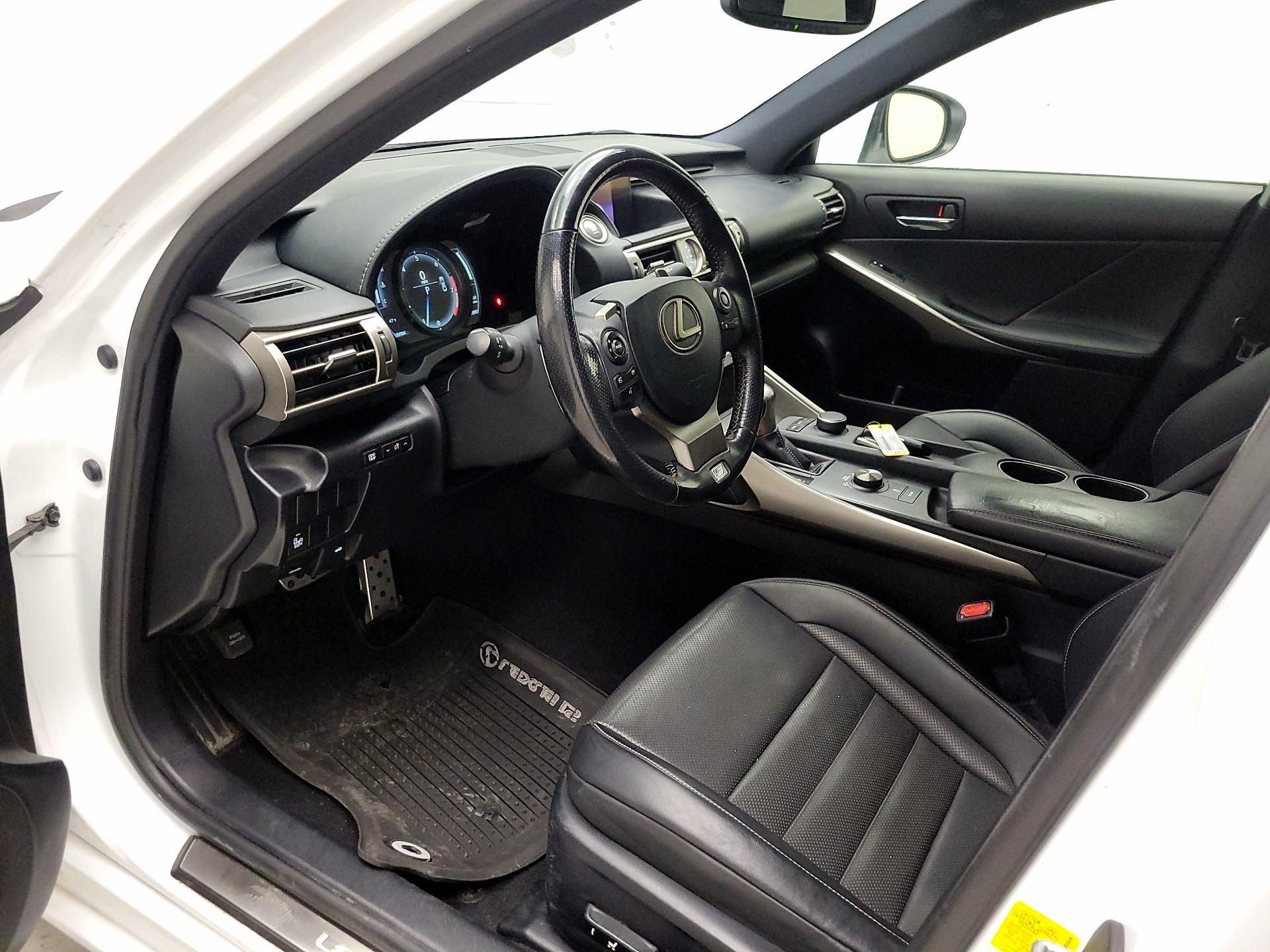 Thumbnail: 2016 Lexus IS - 9