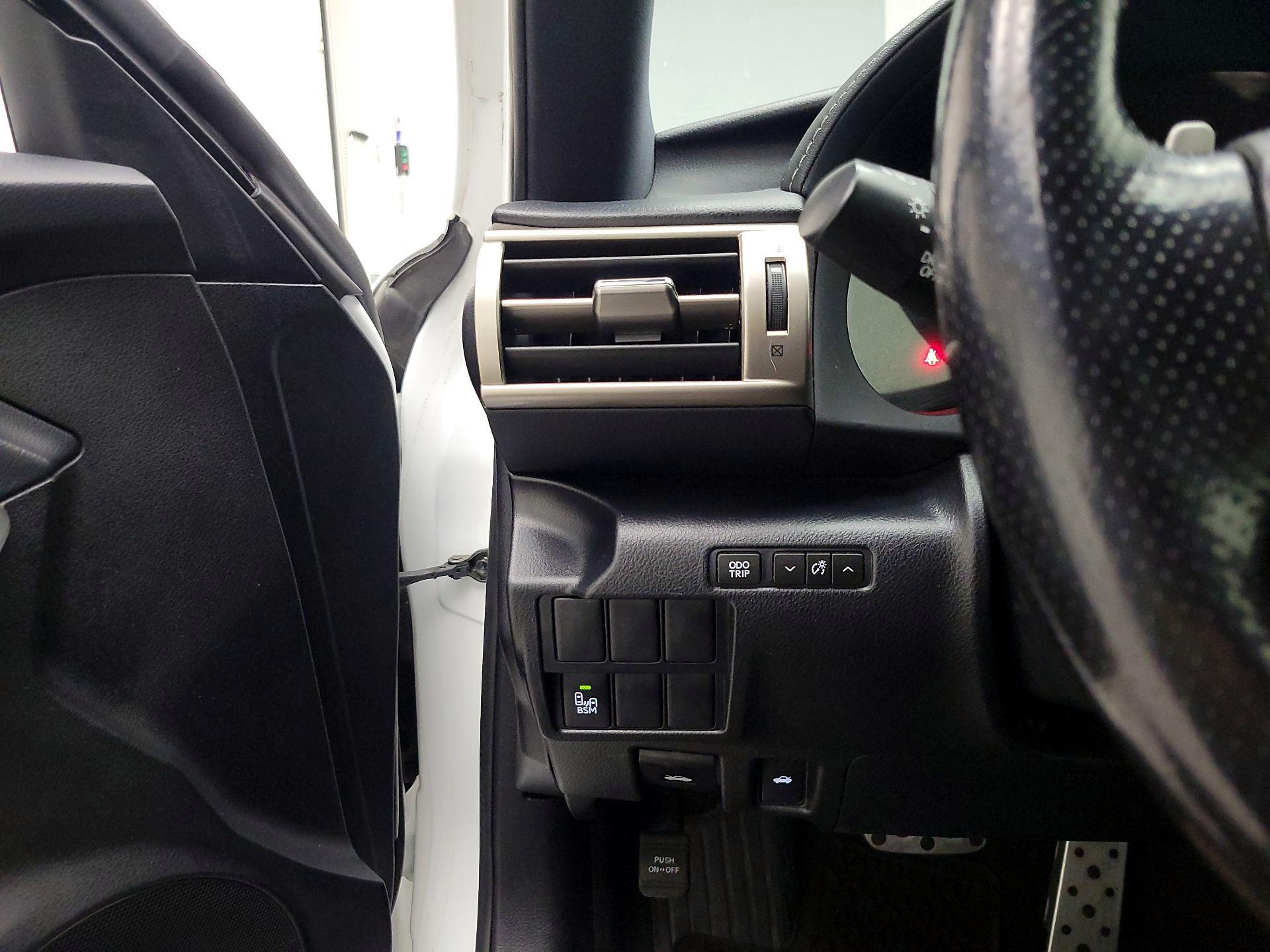 Thumbnail: 2016 Lexus IS - 11