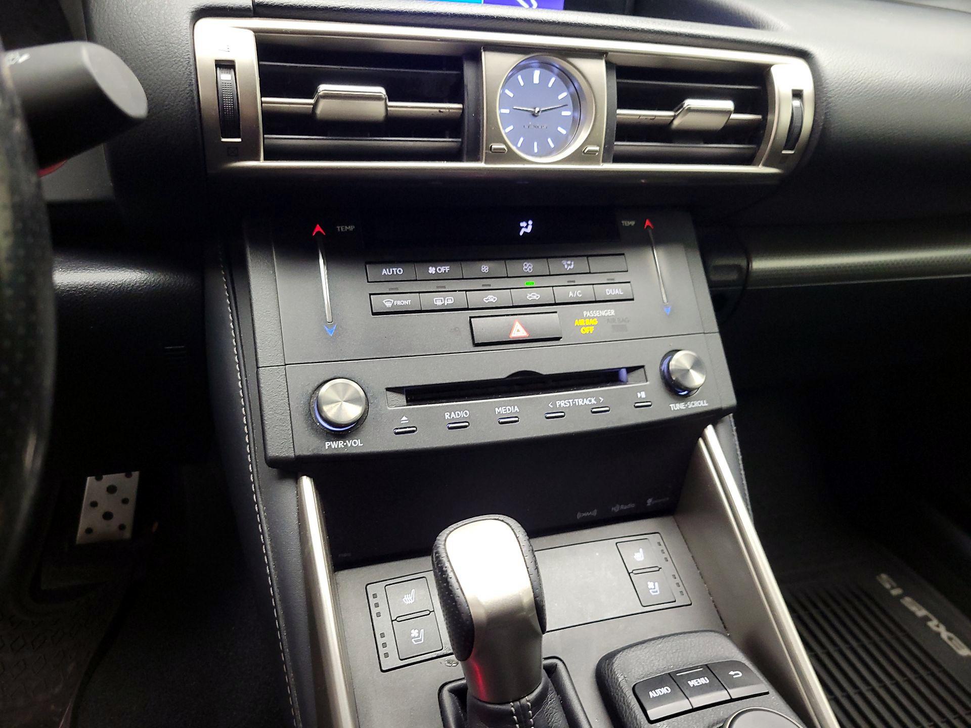 Thumbnail: 2016 Lexus IS - 14