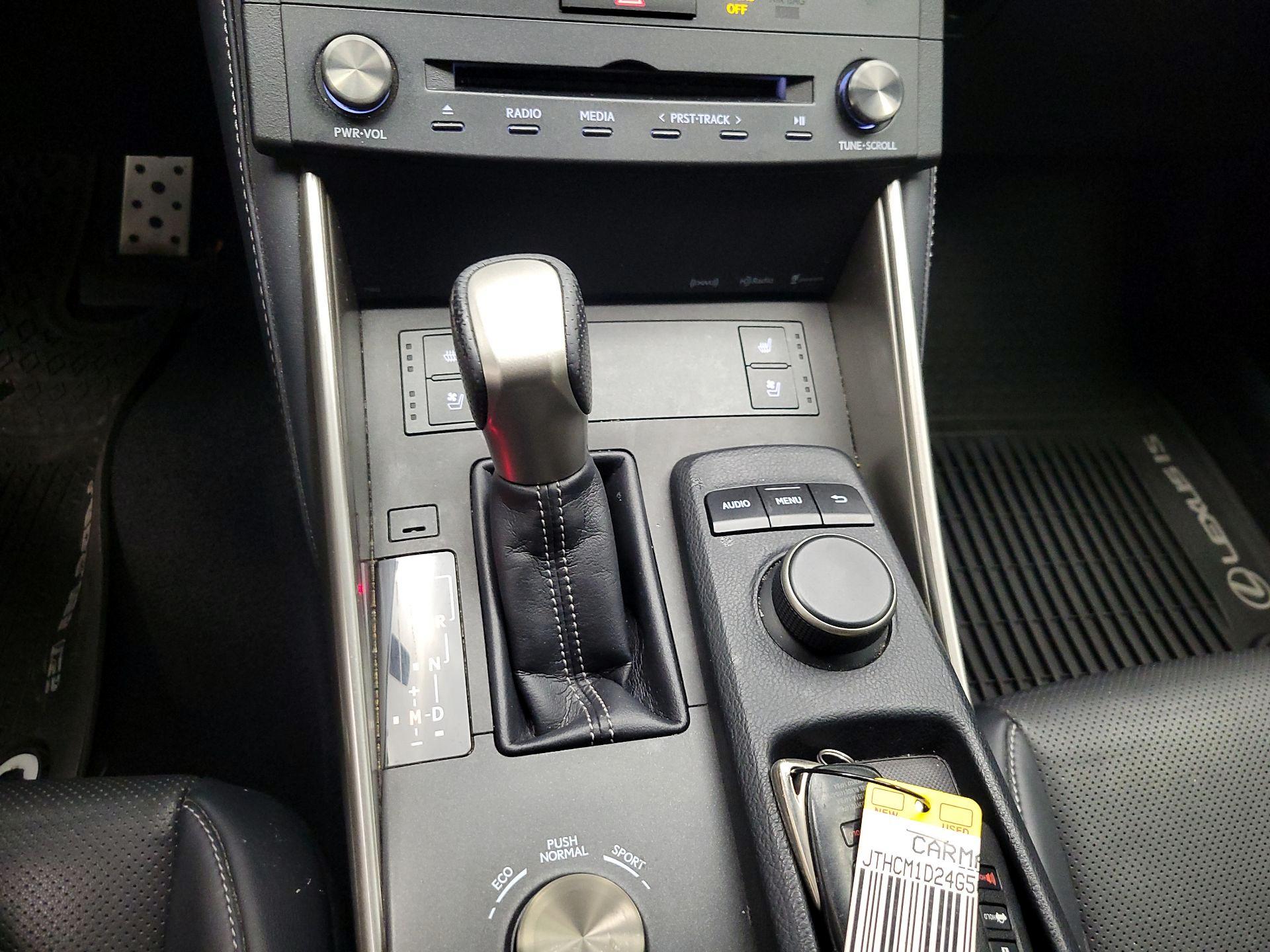 Thumbnail: 2016 Lexus IS - 15