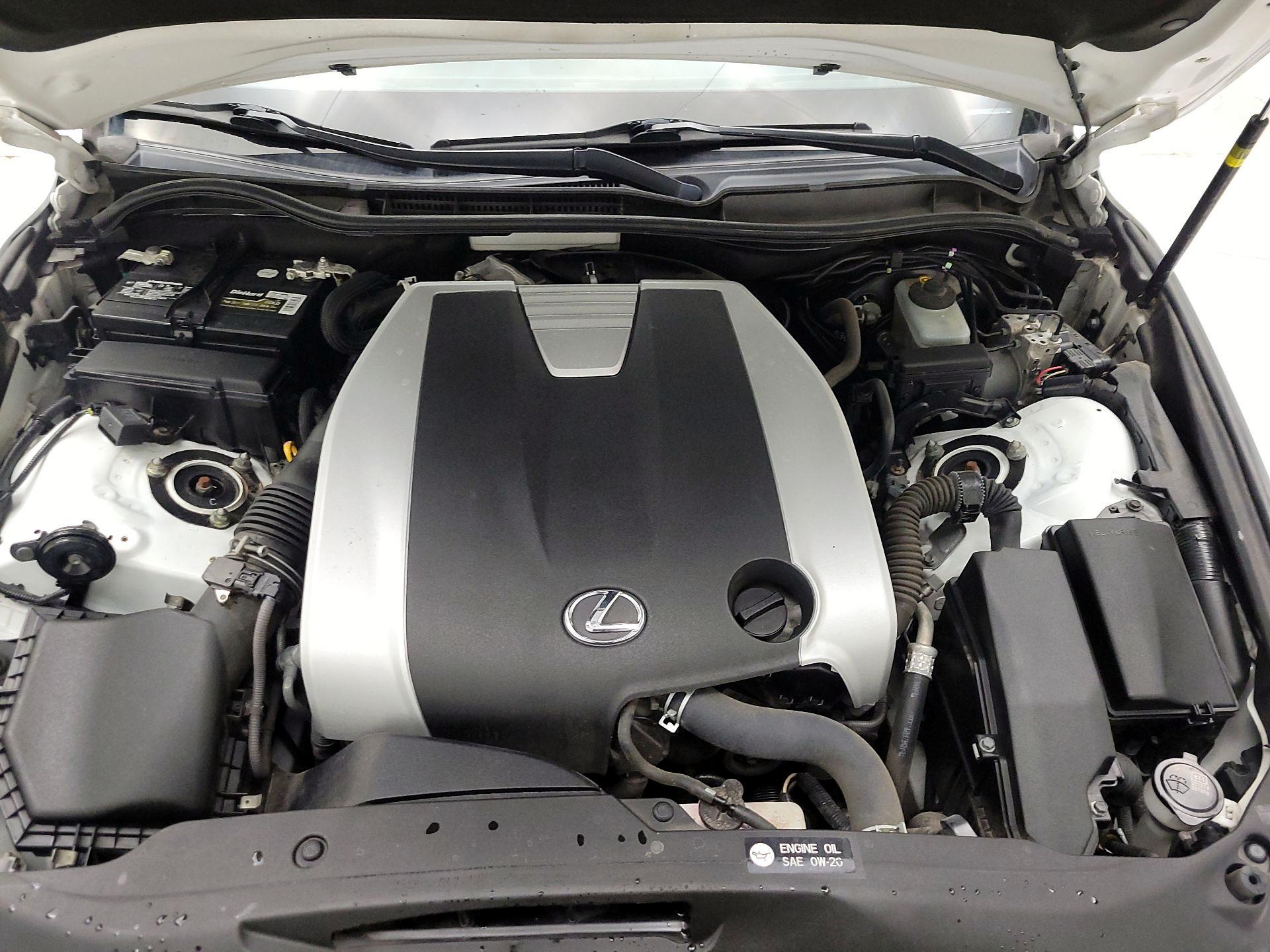 Thumbnail: 2016 Lexus IS - 18