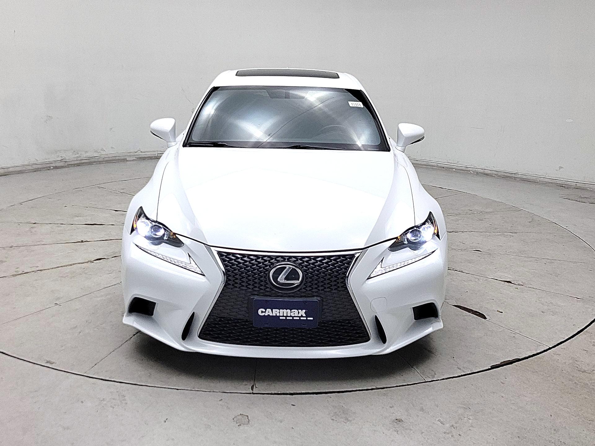 Thumbnail: 2016 Lexus IS - 2