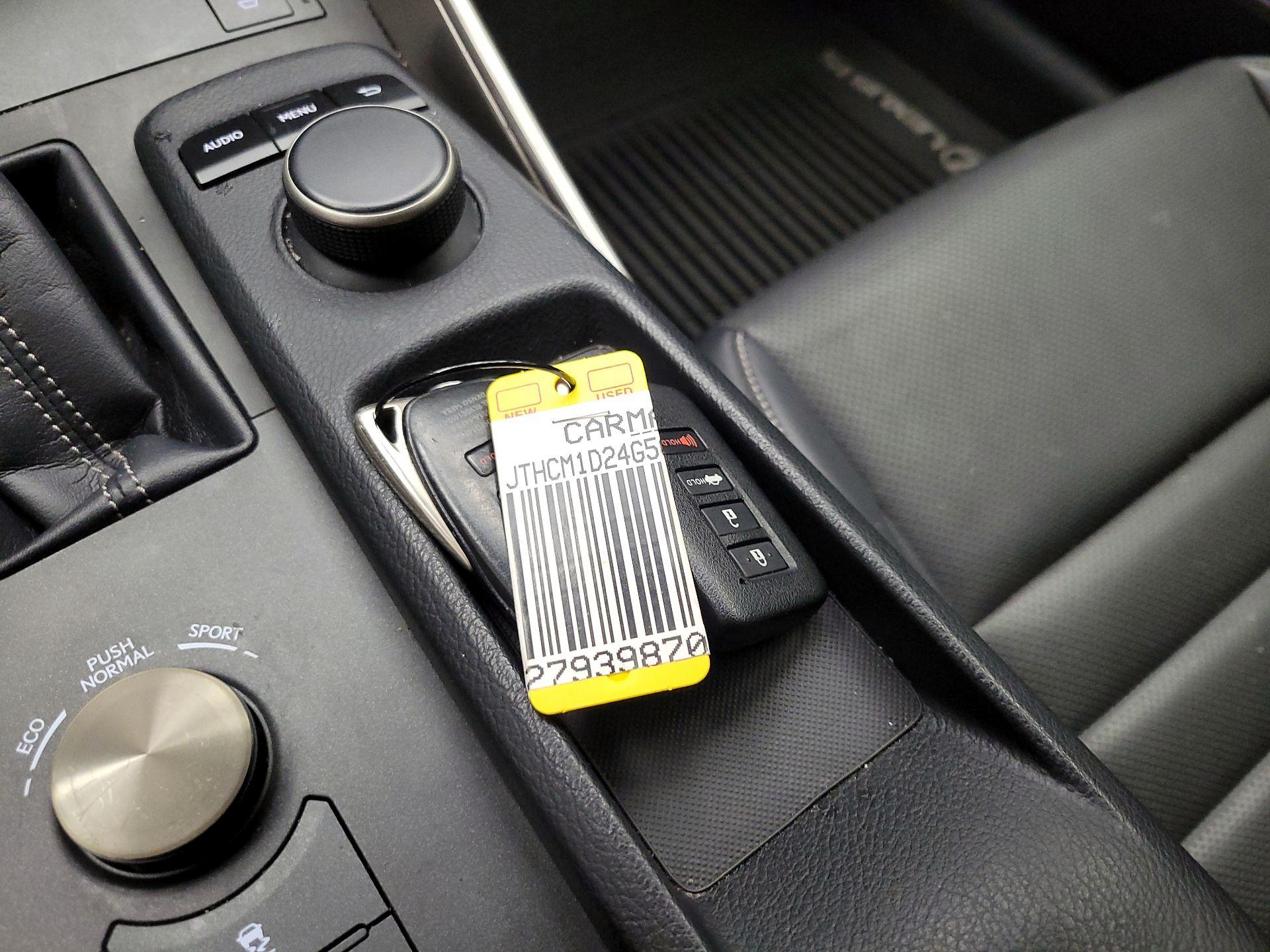 Thumbnail: 2016 Lexus IS - 19