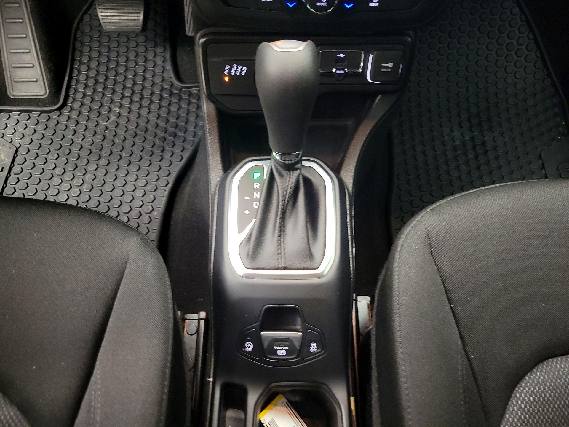 Thumbnail: 2023 Jeep Renegade - 18