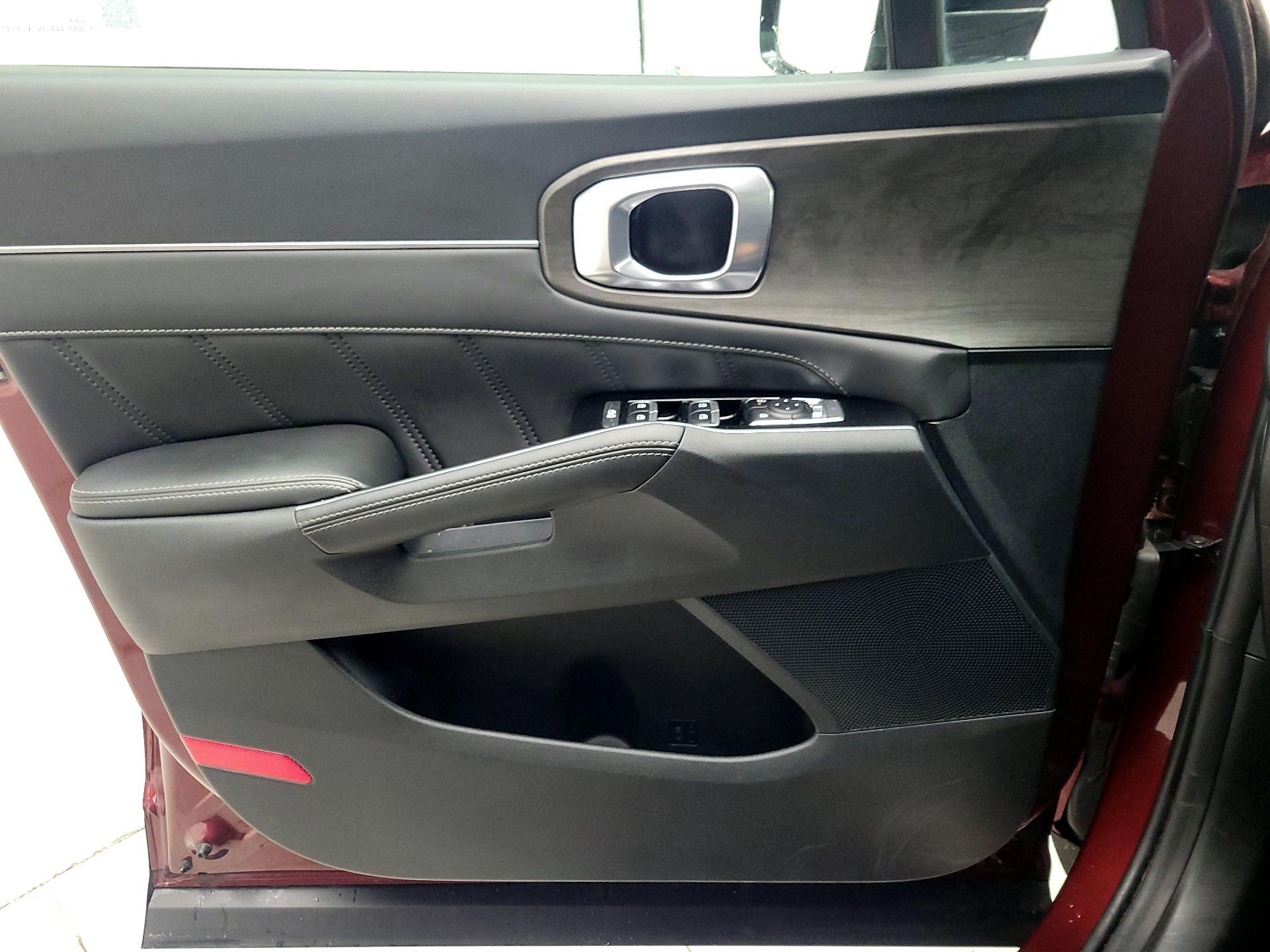 Thumbnail: 2024 Kia Sorento - 10